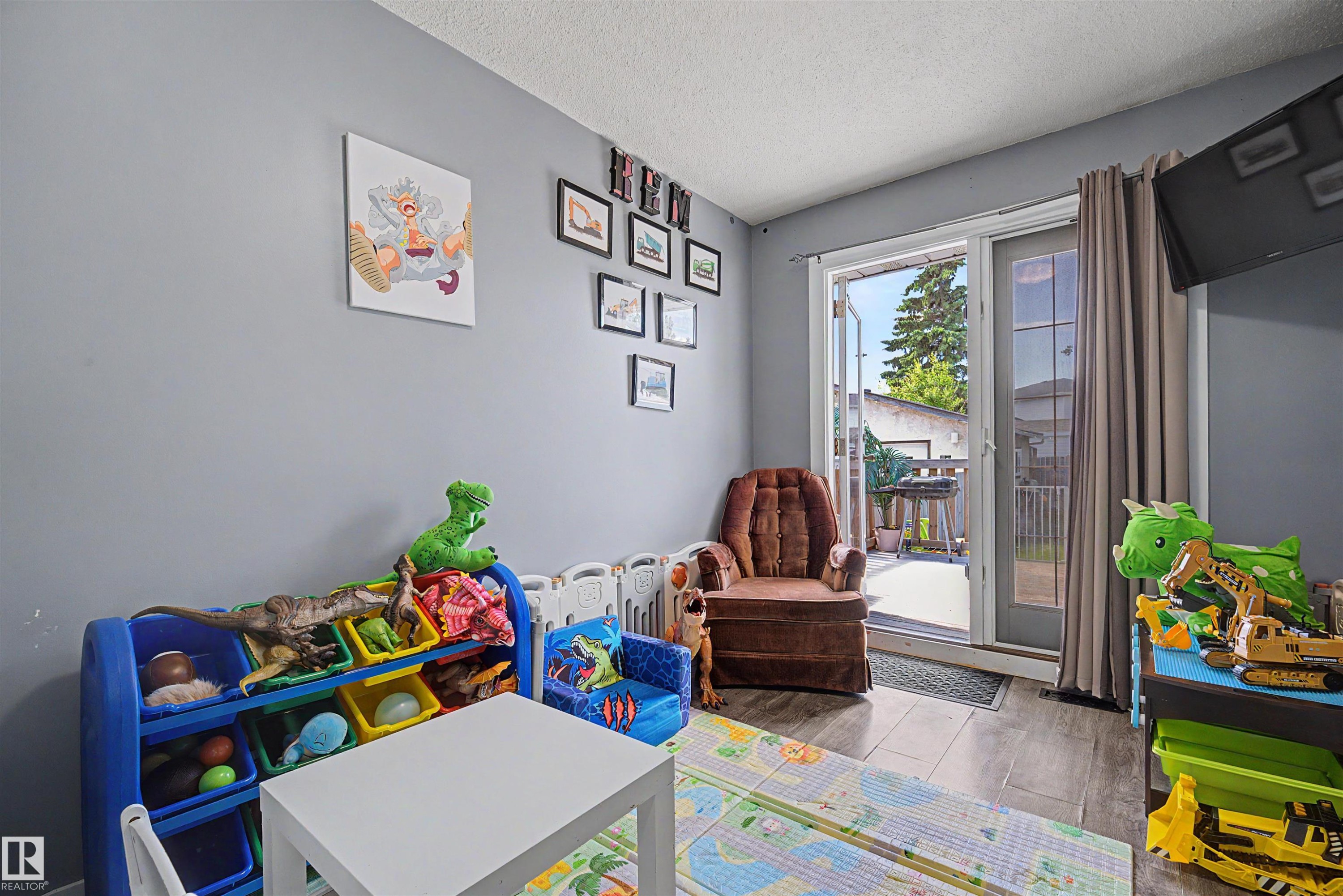 16608 109 St, Edmonton, AB