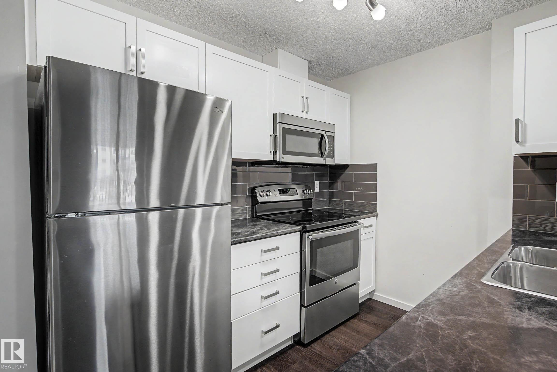 327 5515 7 Avenue, Edmonton, AB