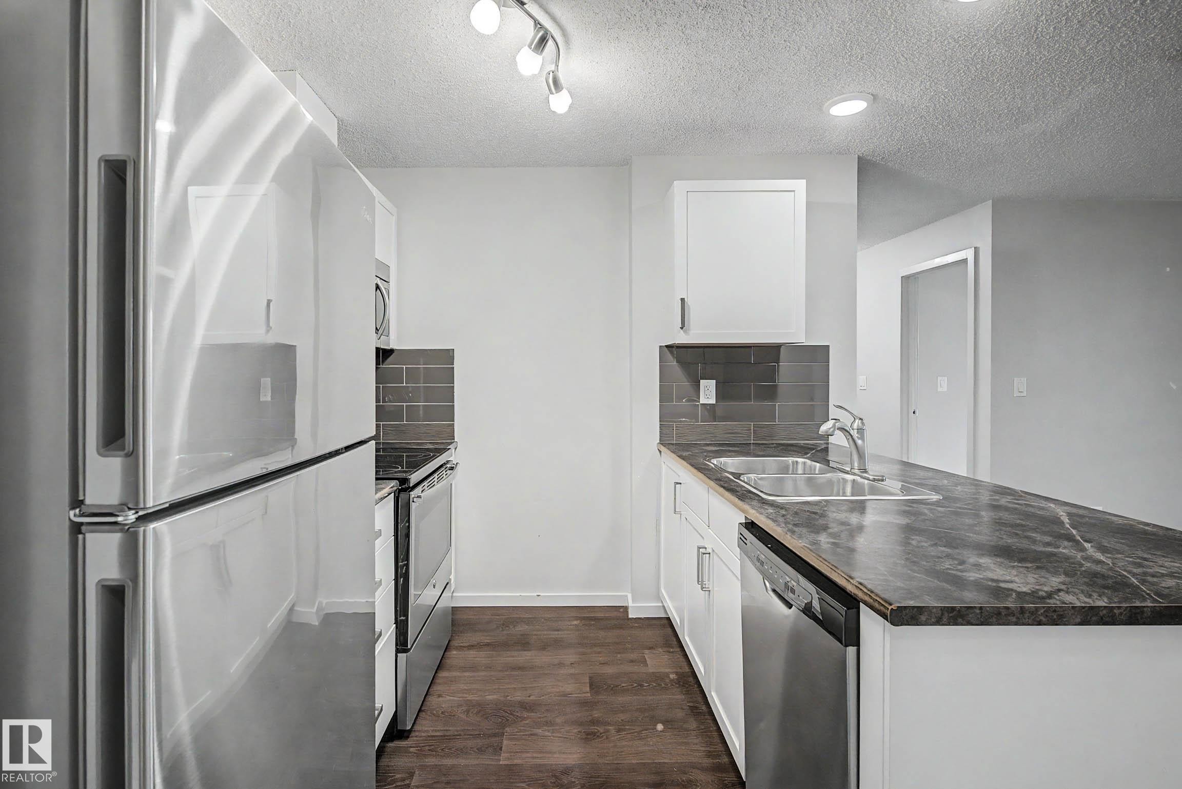 327 5515 7 Avenue, Edmonton, AB