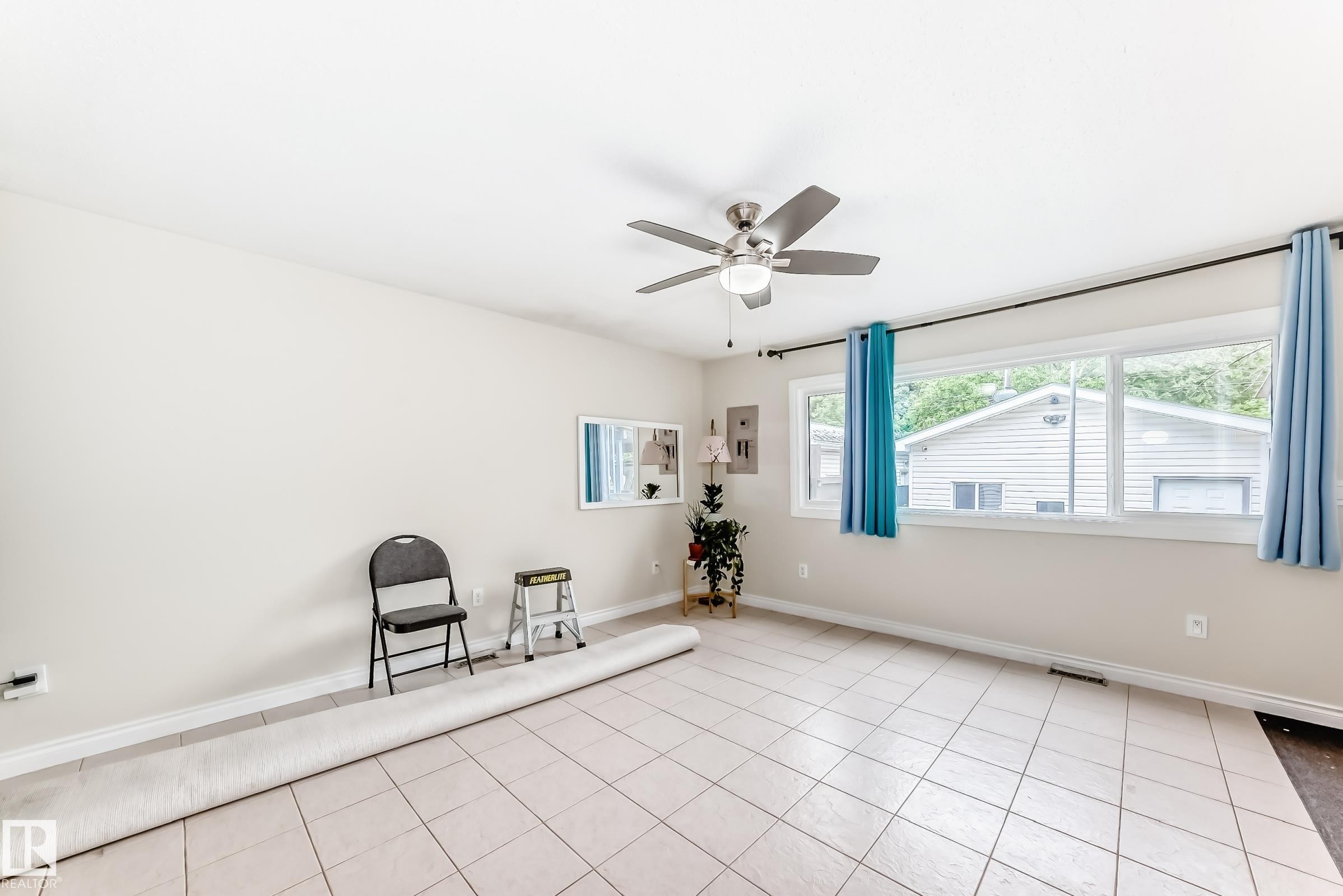 12121 64 Street, Edmonton, AB