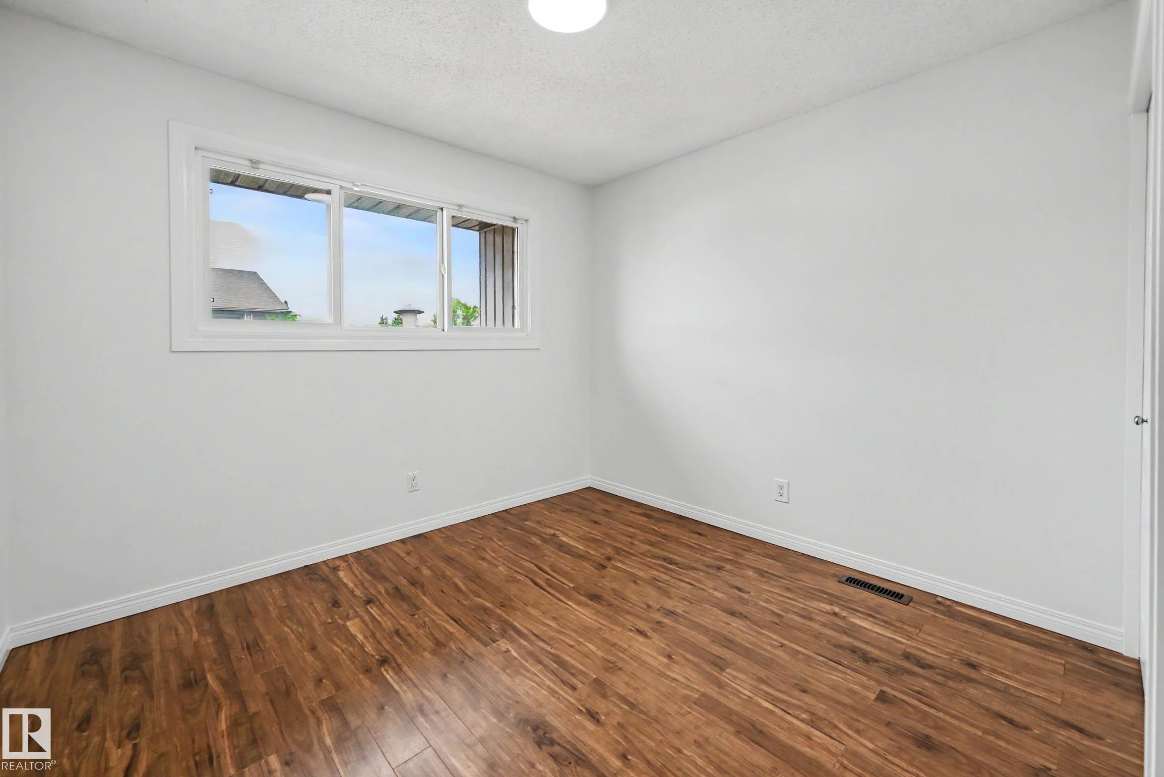 8 14225 82 Street, Edmonton, AB