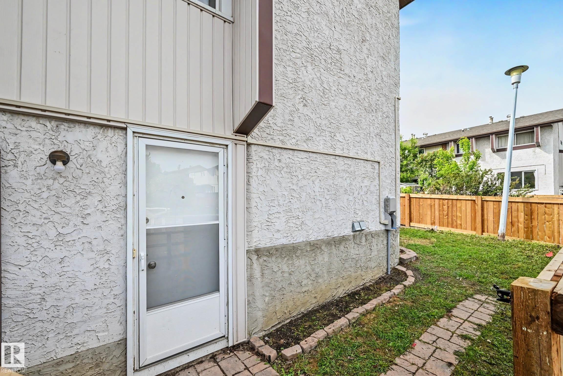 8 14225 82 Street, Edmonton, AB