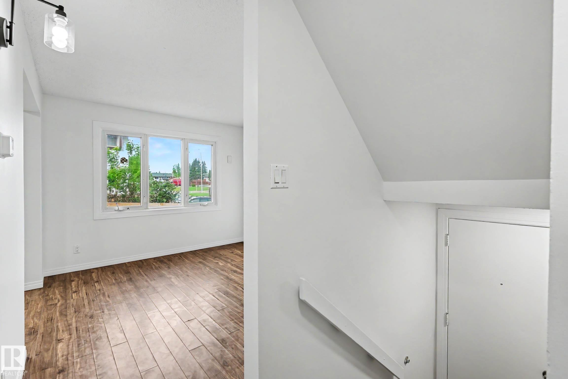 8 14225 82 Street, Edmonton, AB