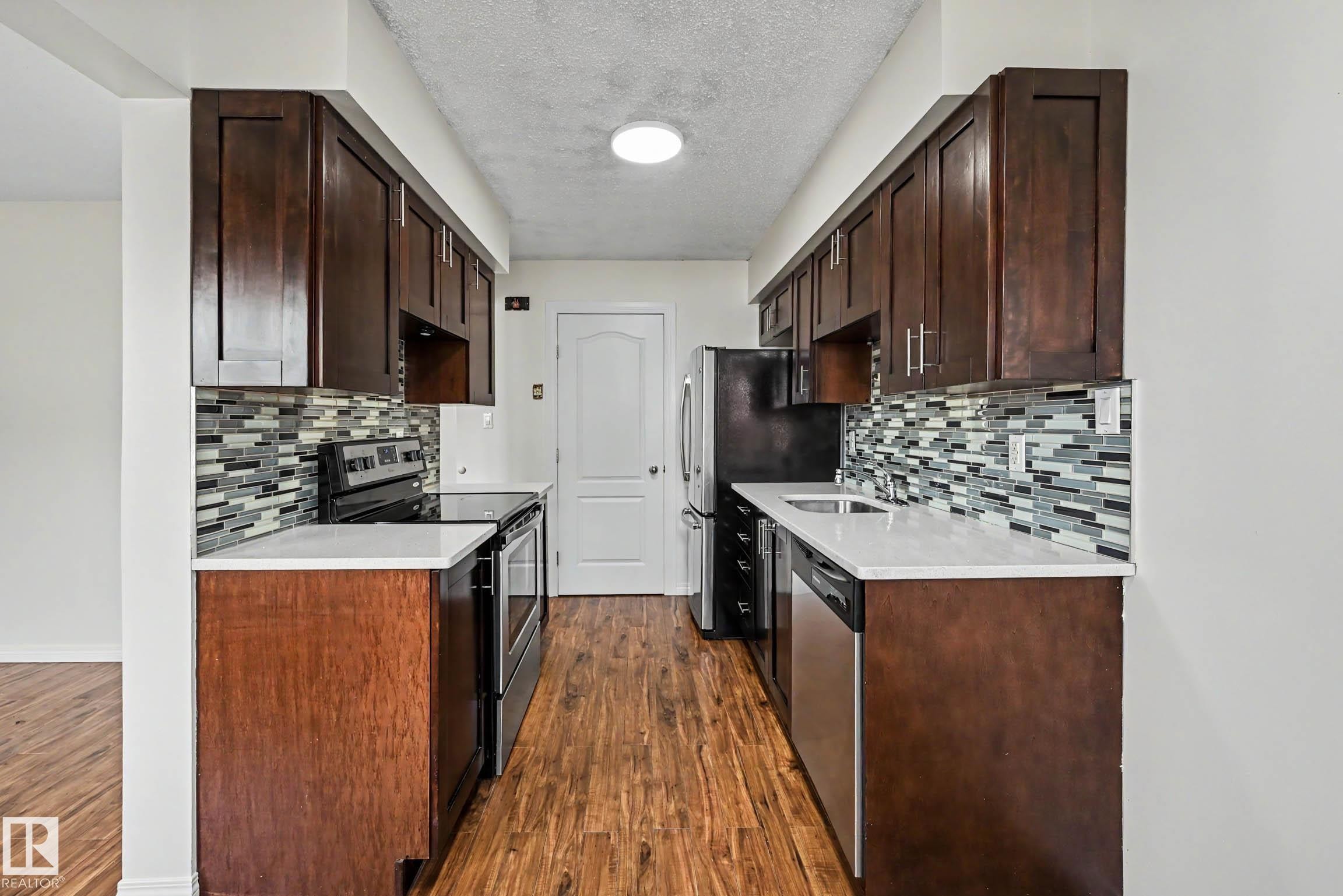 8 14225 82 Street, Edmonton, AB