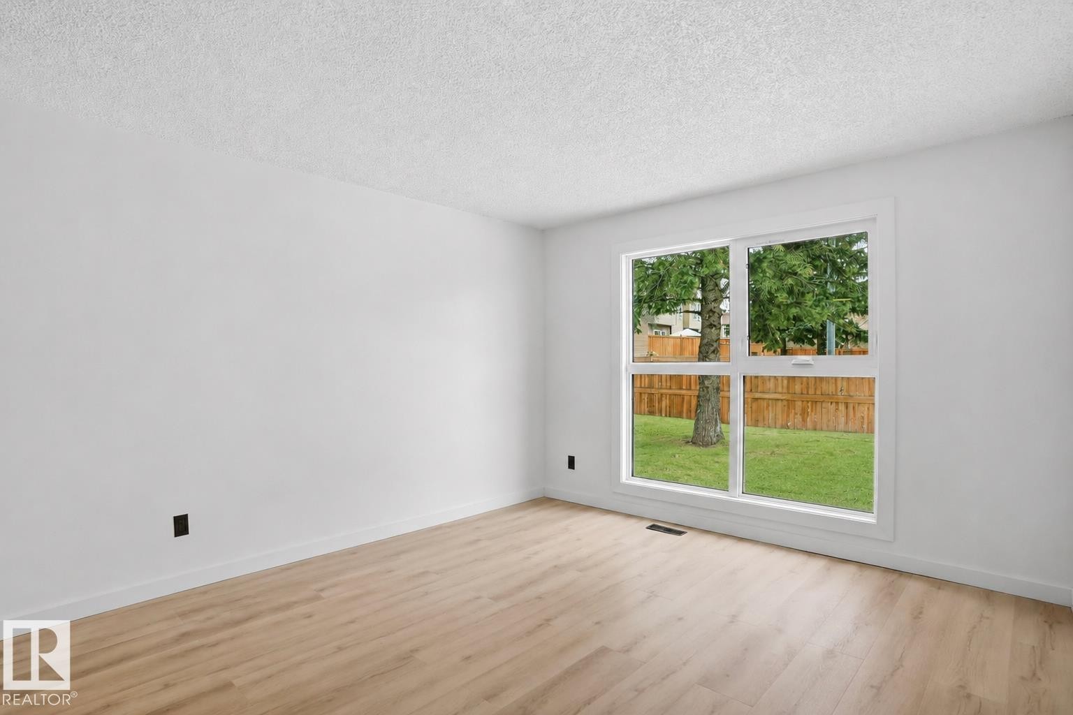 260 3307 116A Avenue Nw, Edmonton, AB