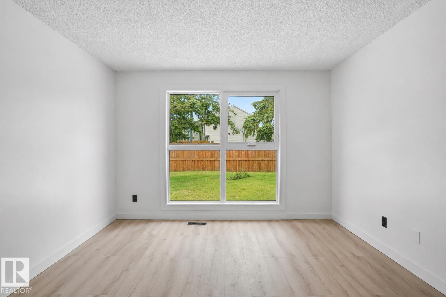 260 3307 116A Avenue Nw, Edmonton, AB