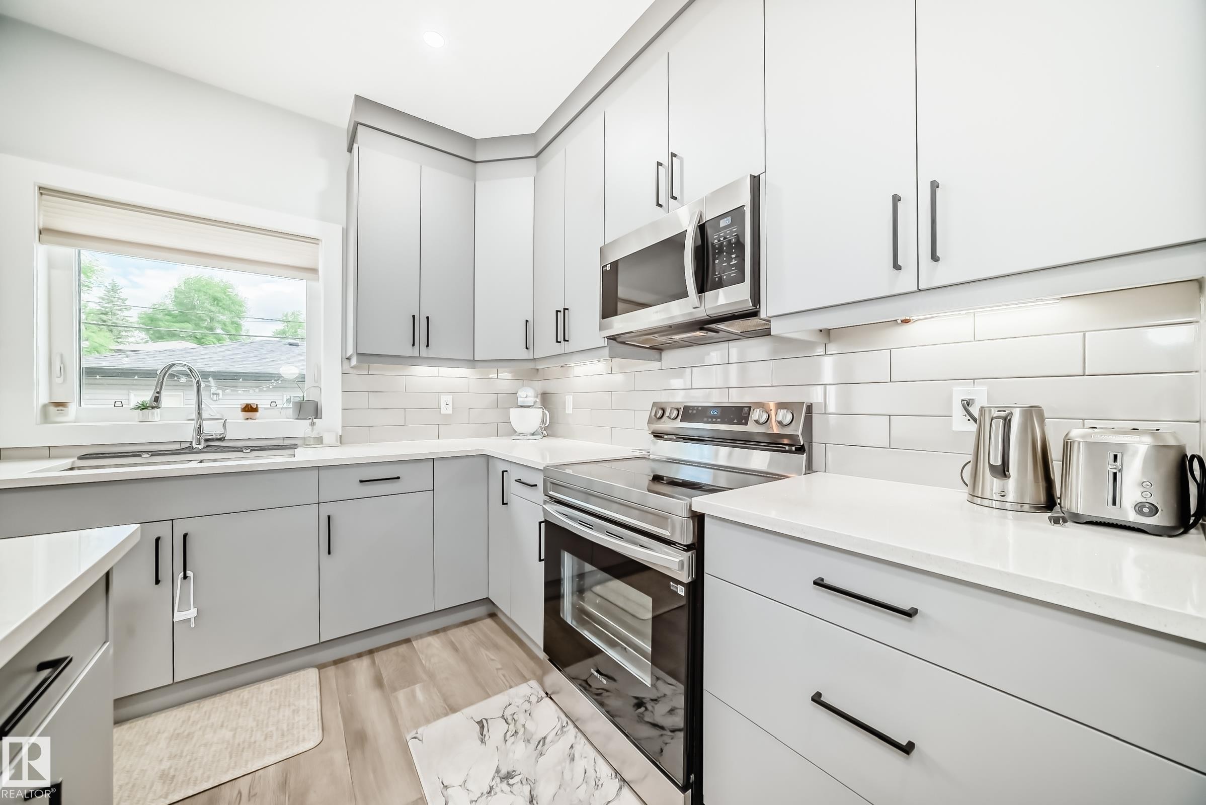 9830 73 Avenue, Edmonton, AB