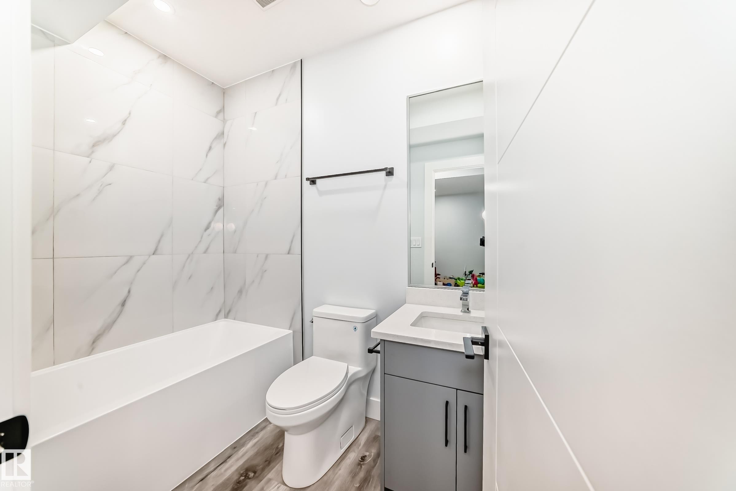 9830 73 Avenue, Edmonton, AB
