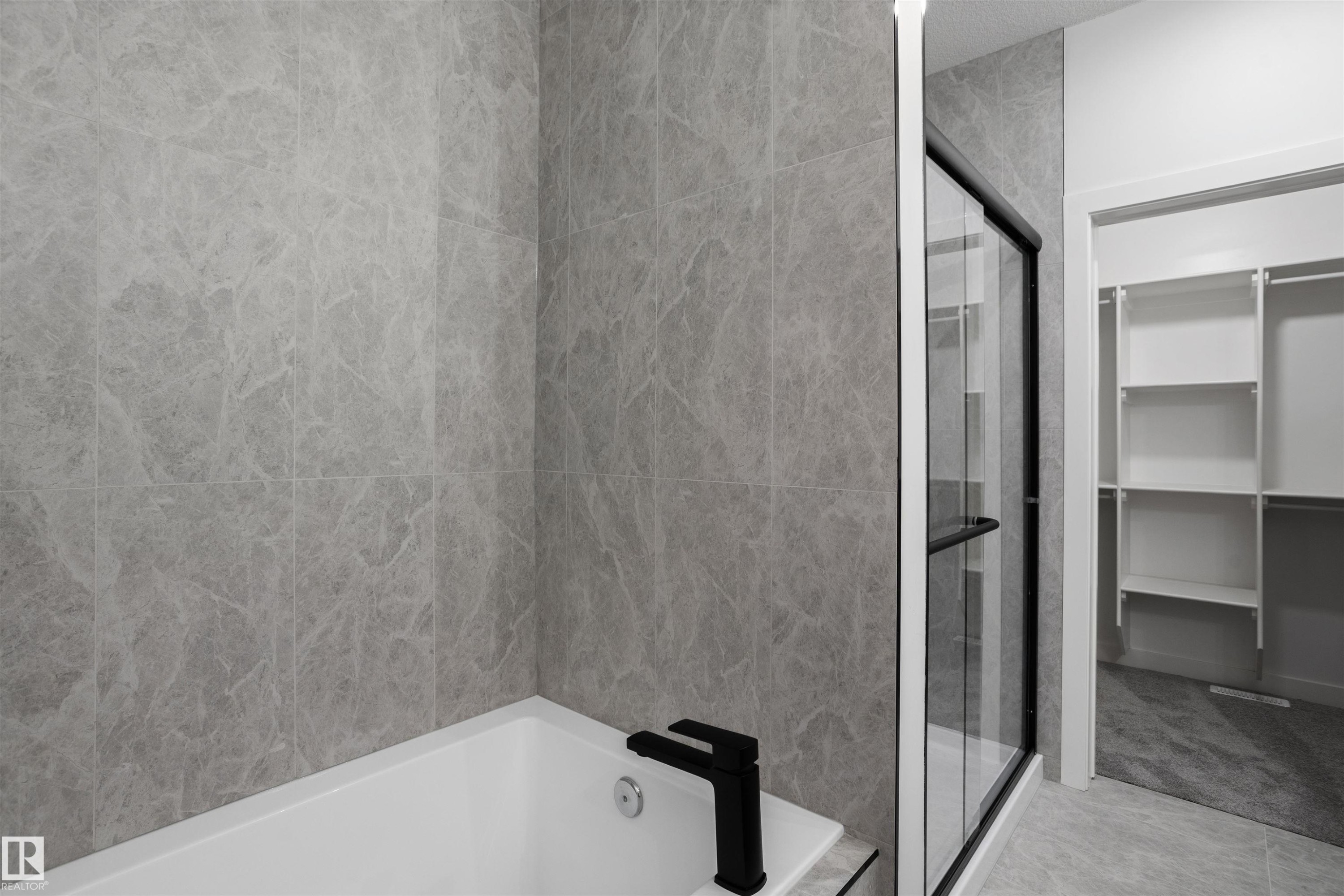 170 Munn Way, Leduc, AB - Indoor Photo Showing Bathroom