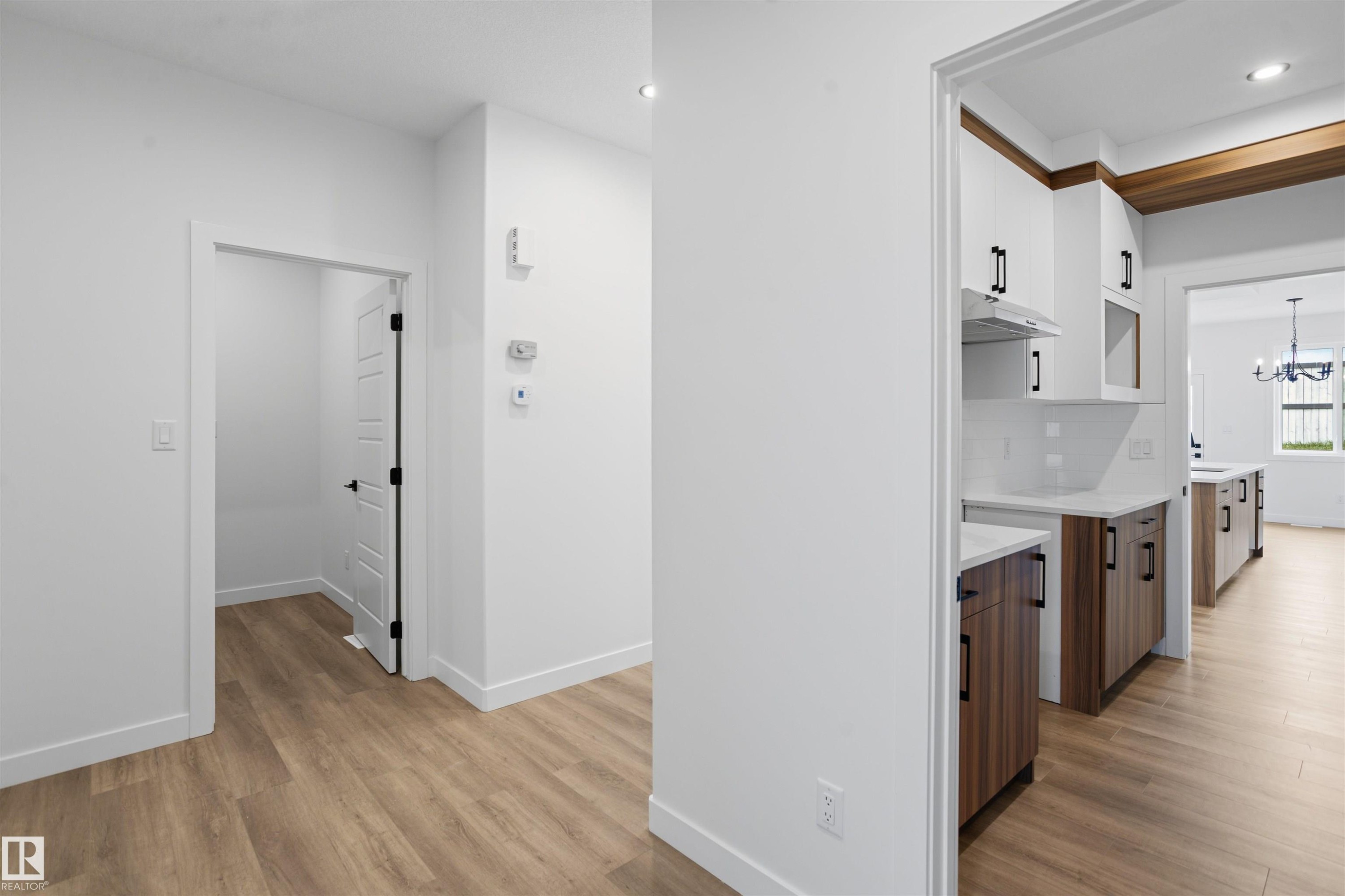 170 Munn Way, Leduc, AB - Indoor Photo Showing Other Room