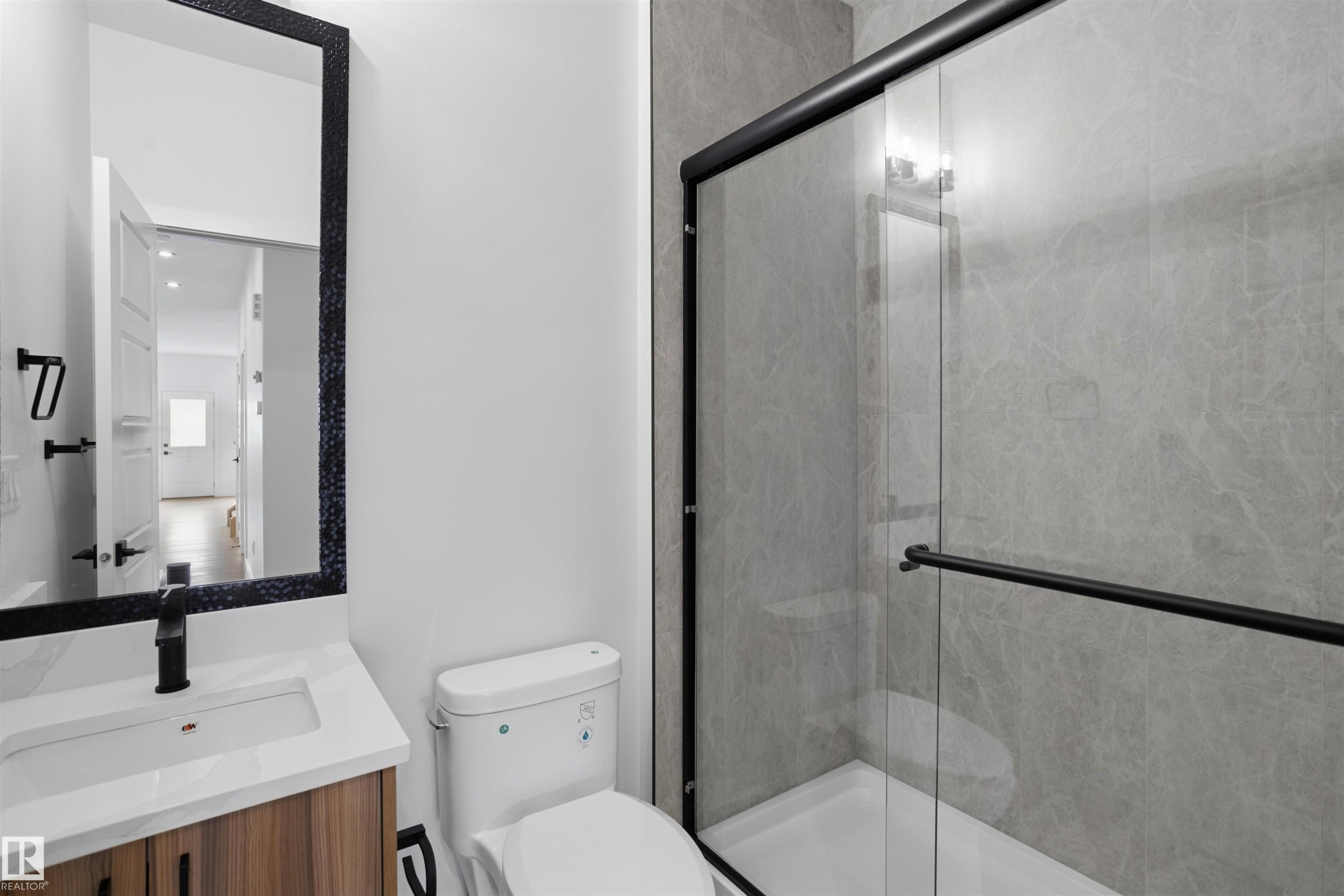 170 Munn Way, Leduc, AB - Indoor Photo Showing Bathroom