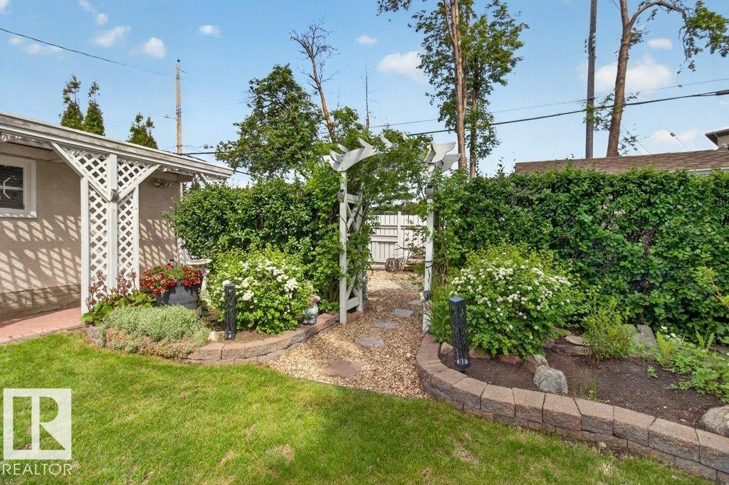 6616 95 Avenue, Edmonton, AB