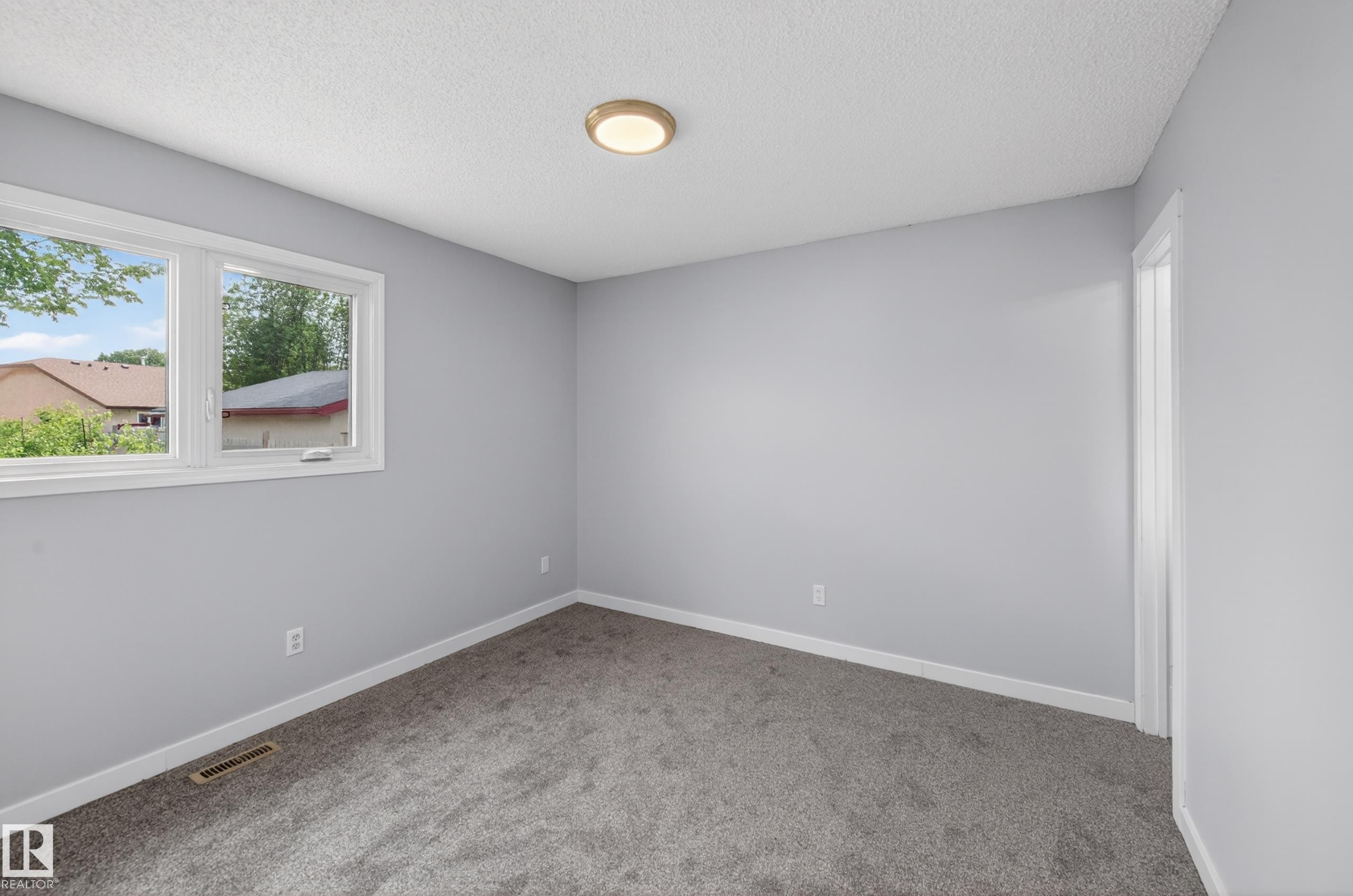 15115 22 Street, Edmonton, AB