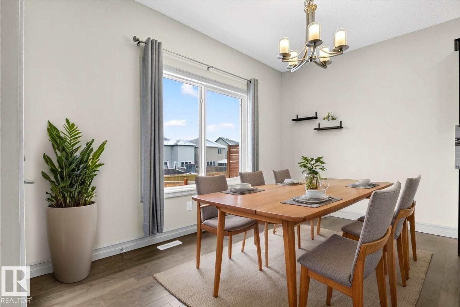 5912 19 Avenue Sw, Edmonton, AB - Indoor Photo Showing Dining Room