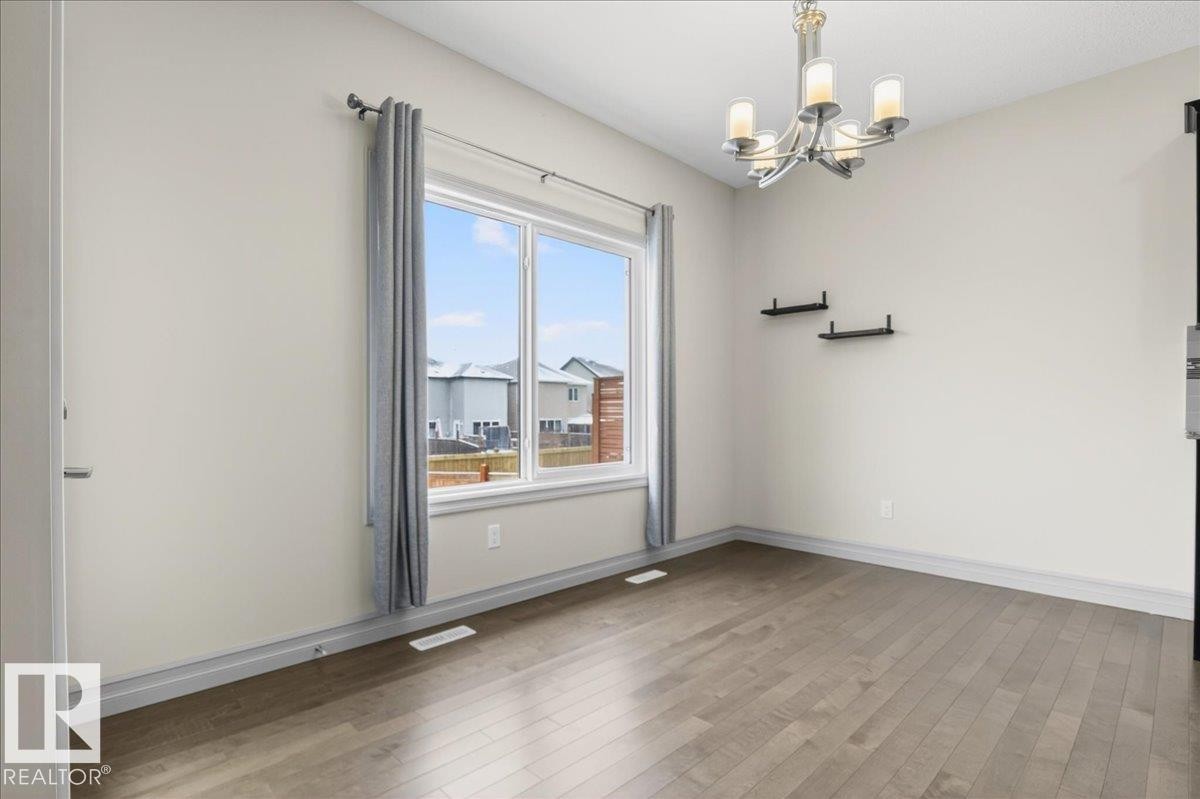 5912 19 Avenue Sw, Edmonton, AB - Indoor Photo Showing Other Room