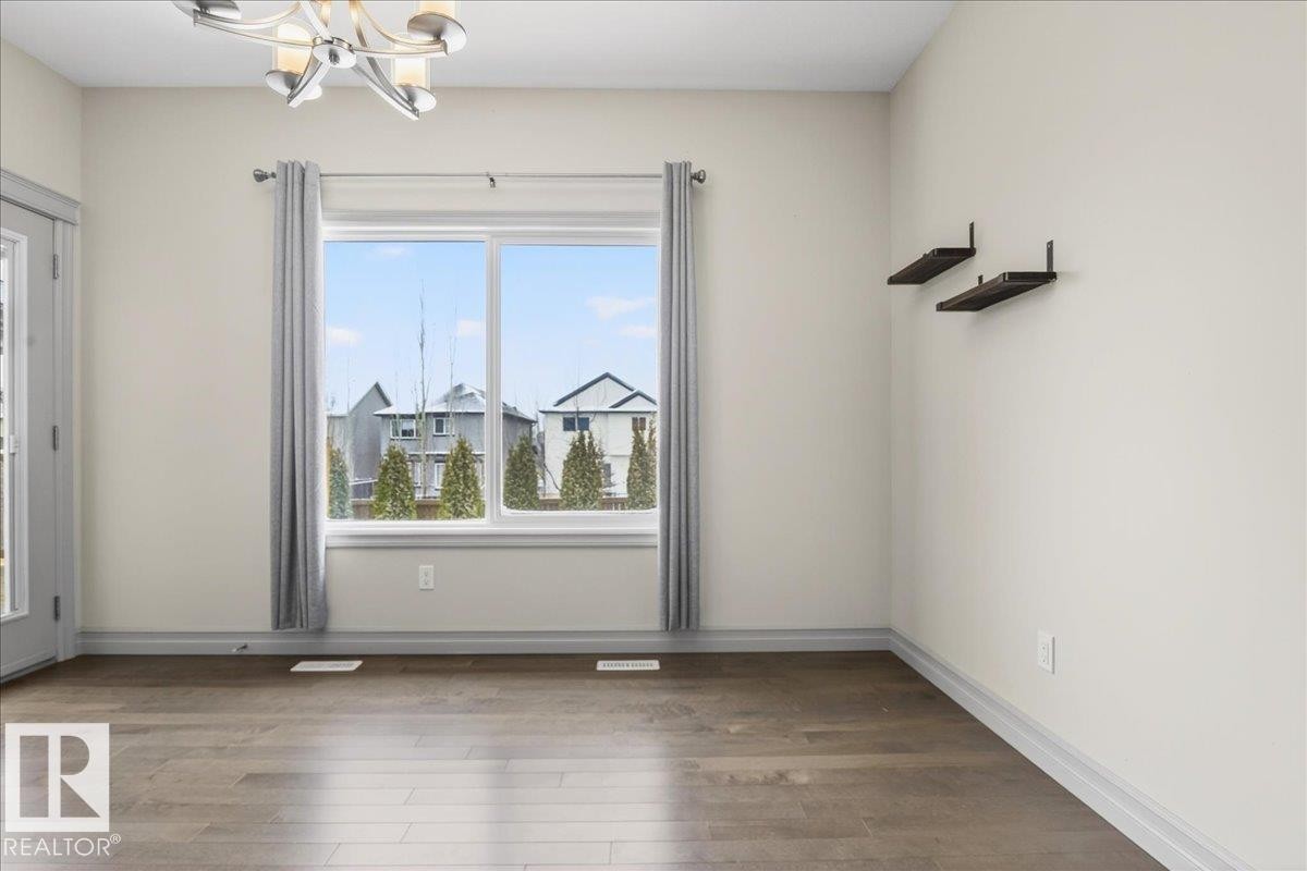 5912 19 Avenue Sw, Edmonton, AB - Indoor Photo Showing Other Room