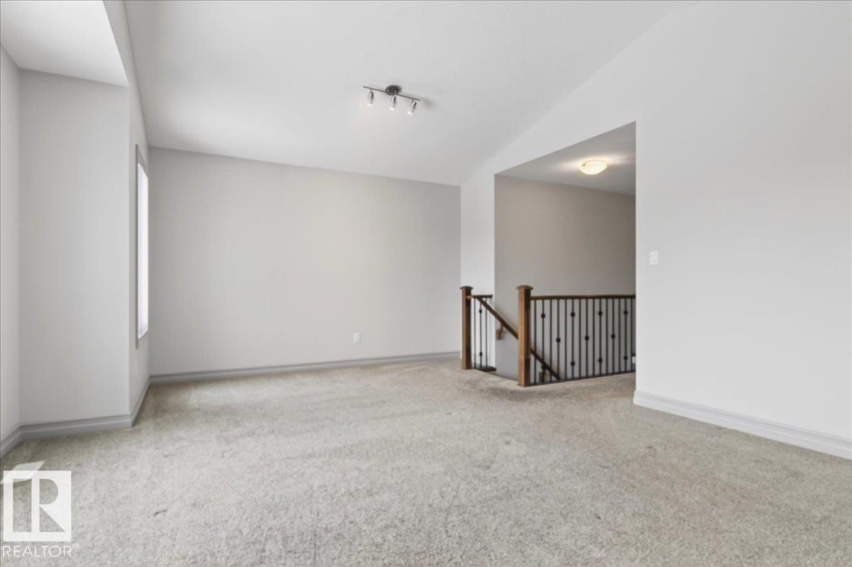 5912 19 Avenue Sw, Edmonton, AB - Indoor Photo Showing Other Room