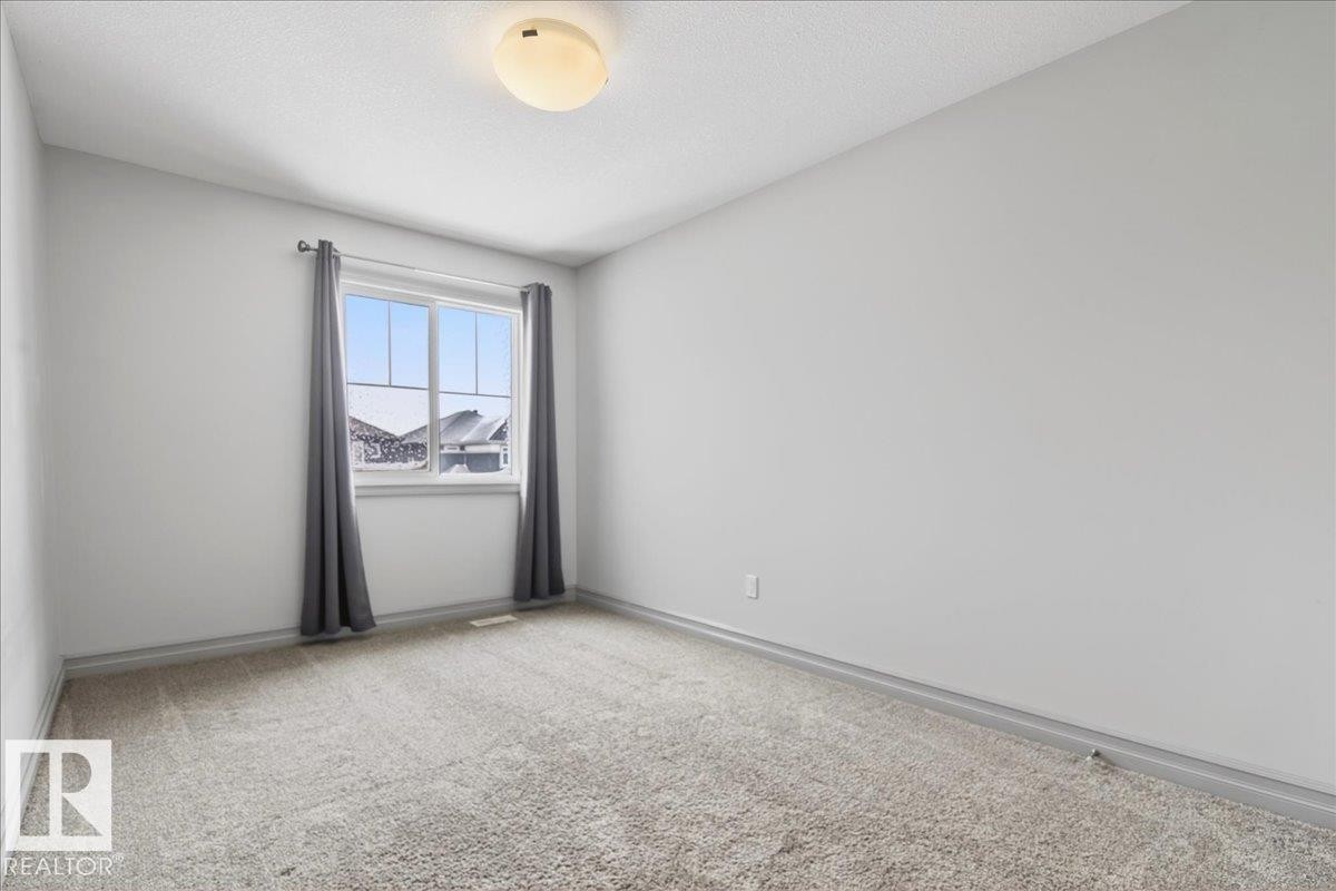5912 19 Avenue Sw, Edmonton, AB - Indoor Photo Showing Other Room