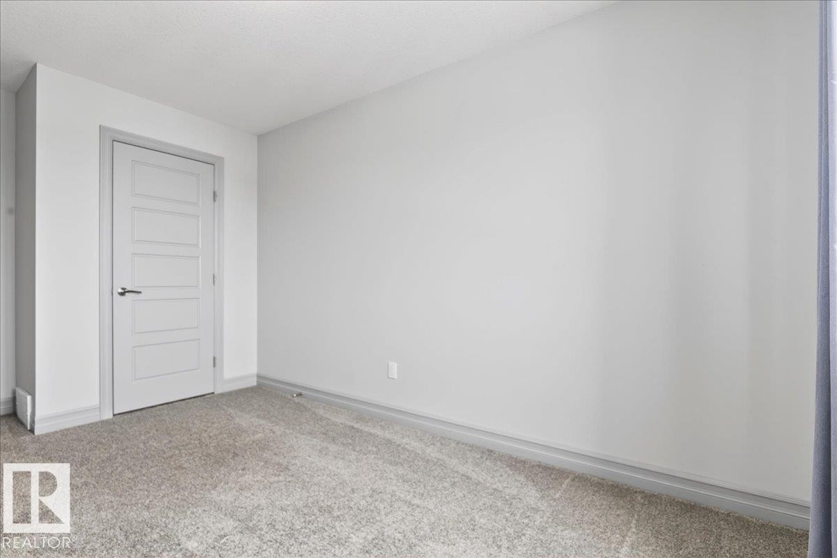 5912 19 Avenue Sw, Edmonton, AB - Indoor Photo Showing Other Room