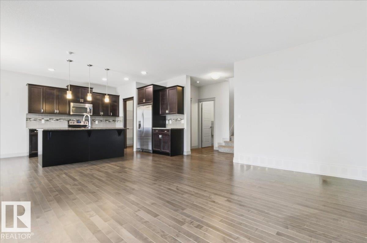 5912 19 Avenue Sw, Edmonton, AB - Indoor Photo Showing Kitchen