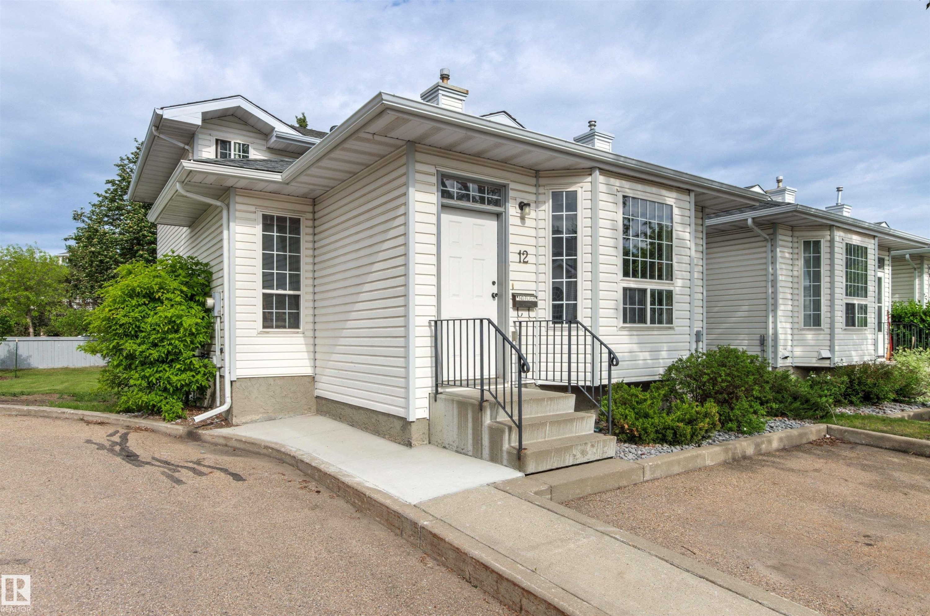 #12 3311 58 St Nw, Edmonton, AB - Outdoor