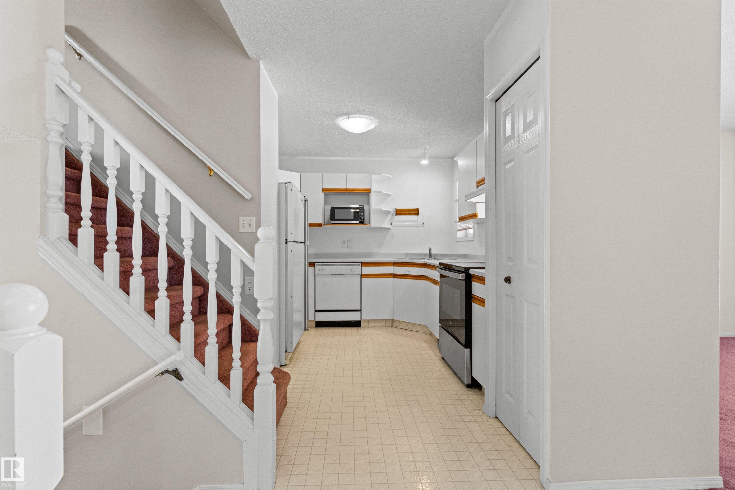 #12 3311 58 St Nw, Edmonton, AB - Indoor Photo Showing Other Room