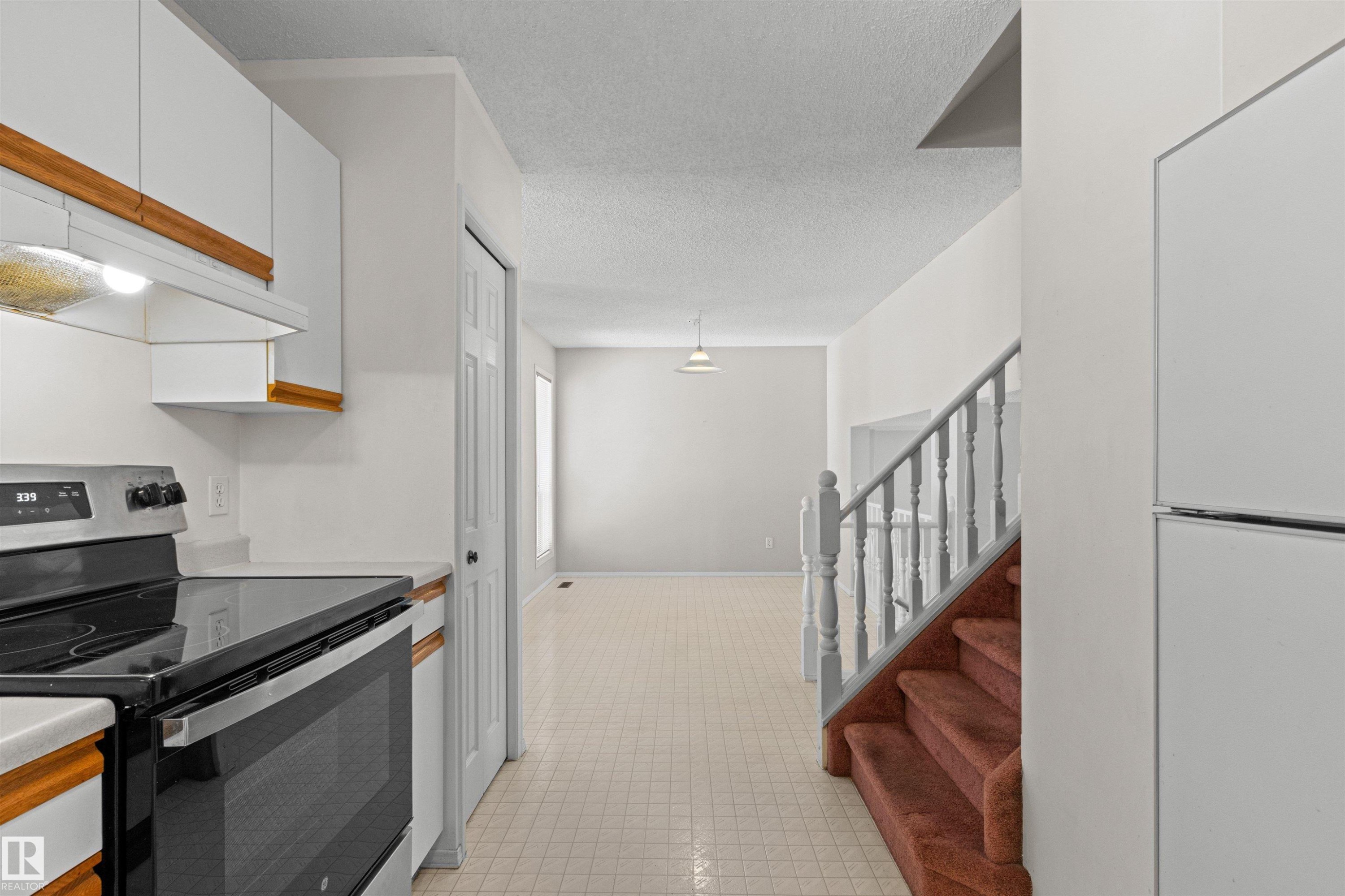 #12 3311 58 St Nw, Edmonton, AB - Indoor Photo Showing Kitchen