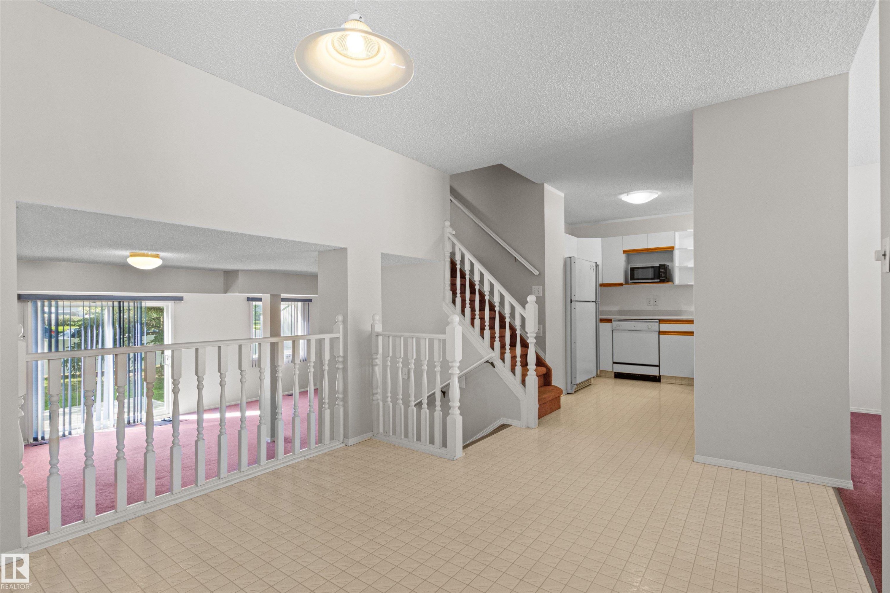 #12 3311 58 St Nw, Edmonton, AB - Indoor Photo Showing Other Room