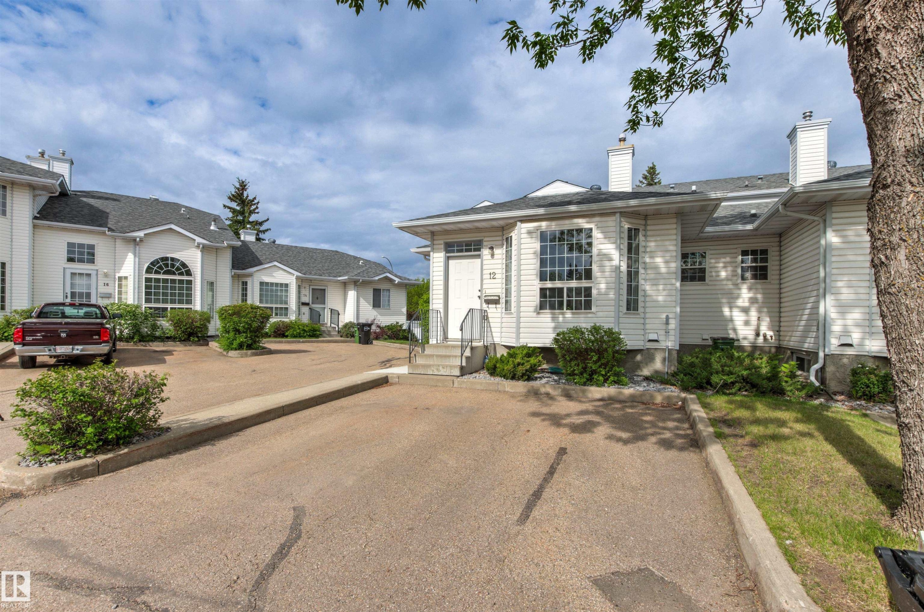 #12 3311 58 St Nw, Edmonton, AB - Outdoor With Facade