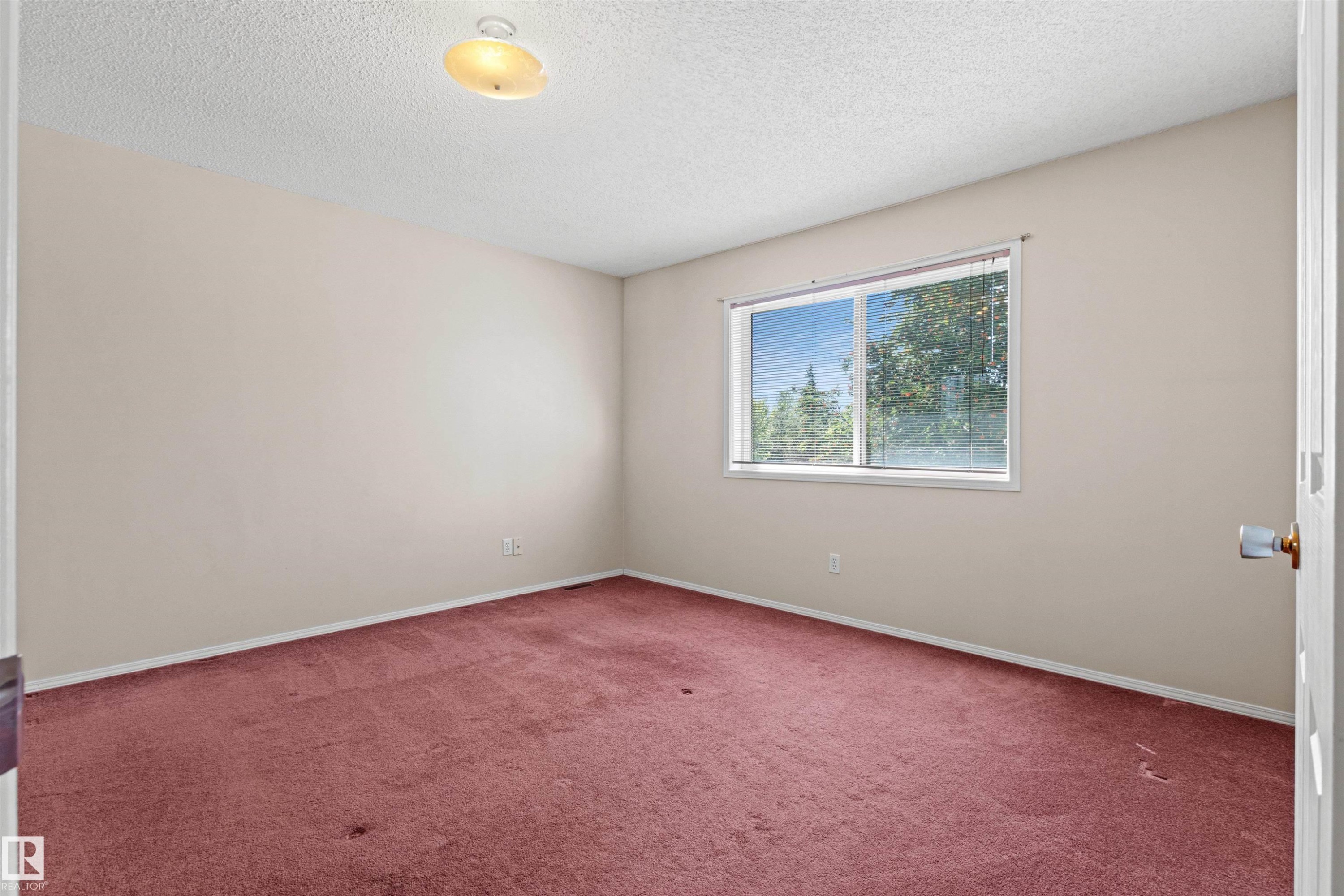#12 3311 58 St Nw, Edmonton, AB - Indoor Photo Showing Other Room