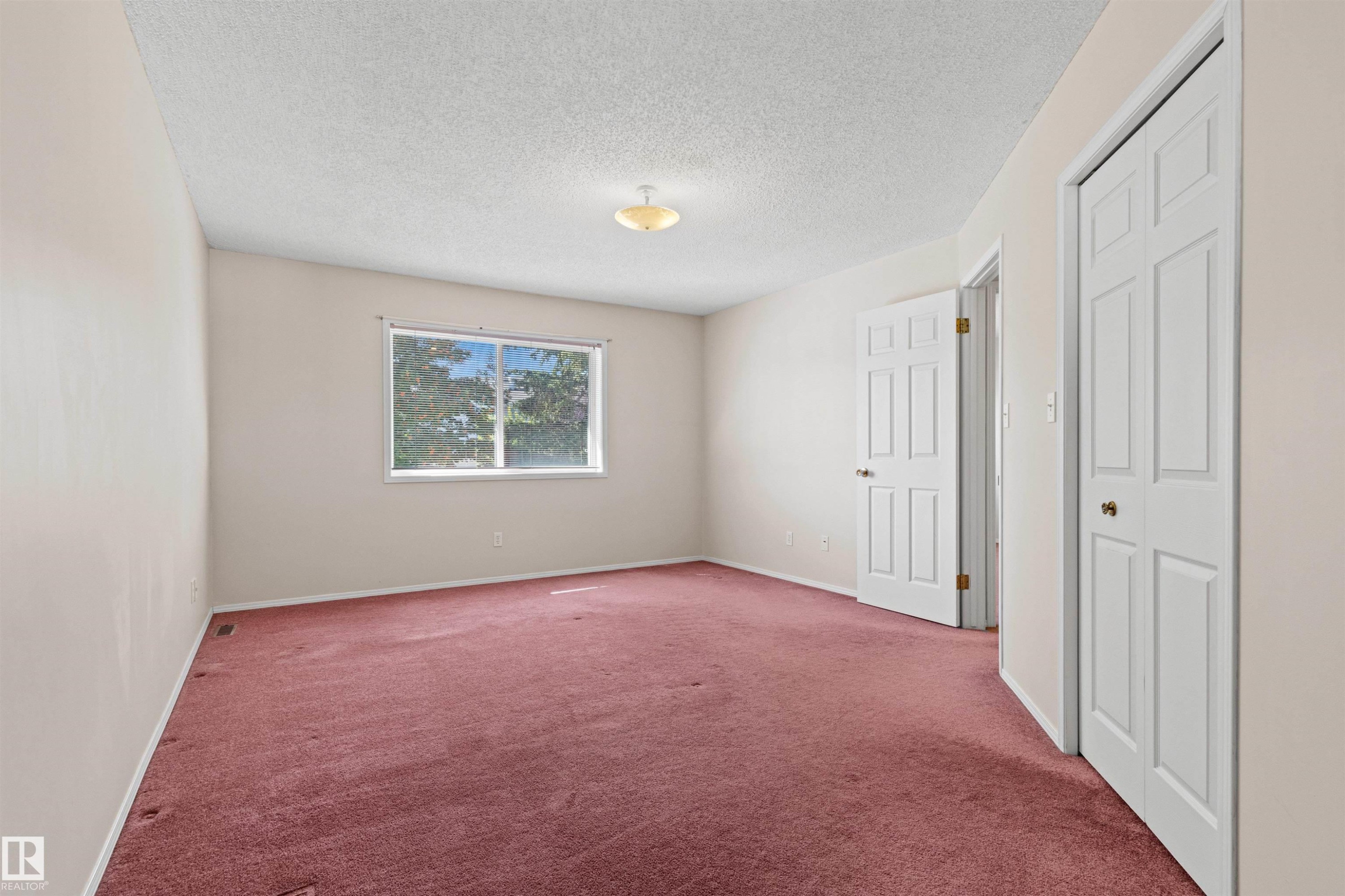 #12 3311 58 St Nw, Edmonton, AB - Indoor Photo Showing Other Room