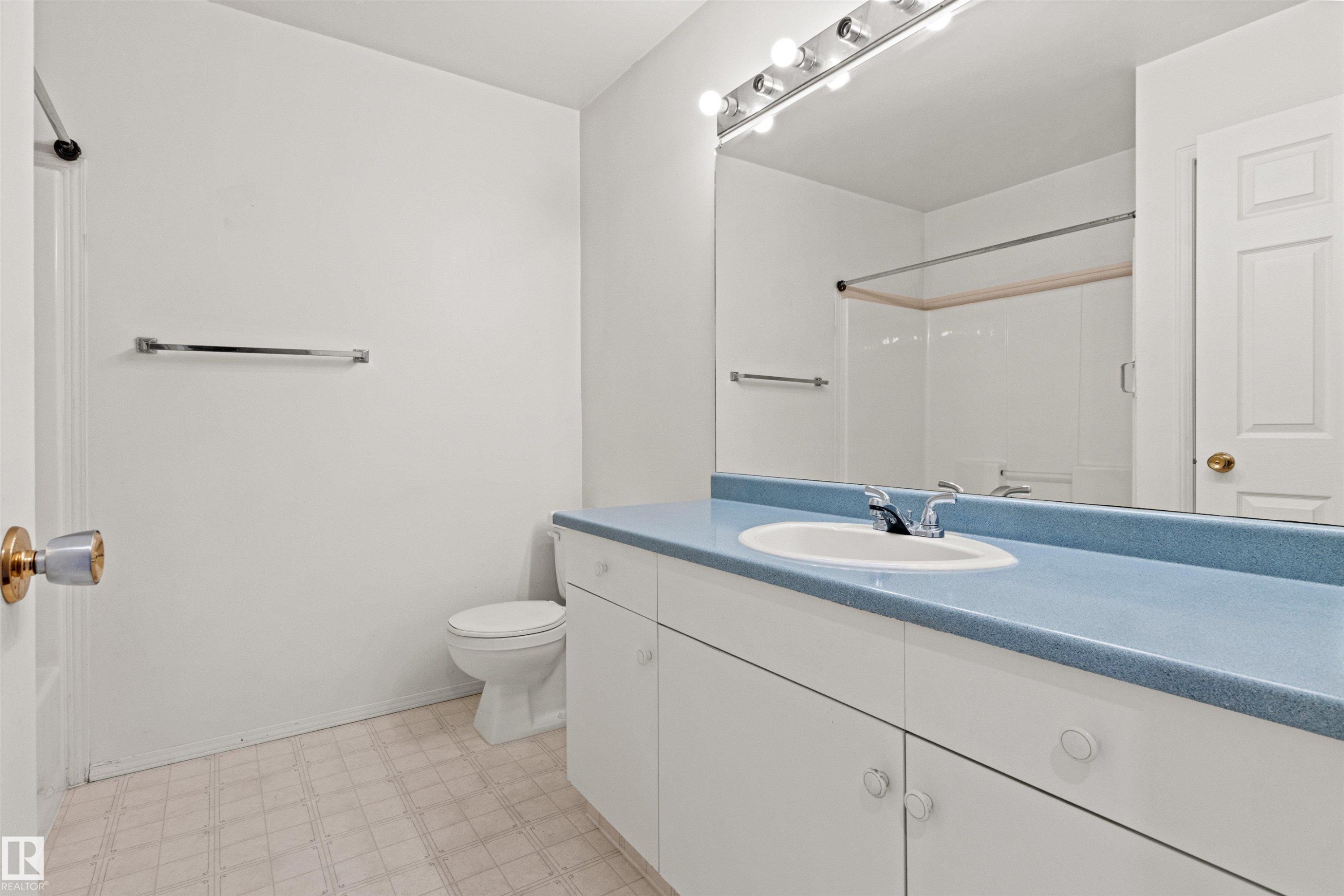 #12 3311 58 St Nw, Edmonton, AB - Indoor Photo Showing Bathroom