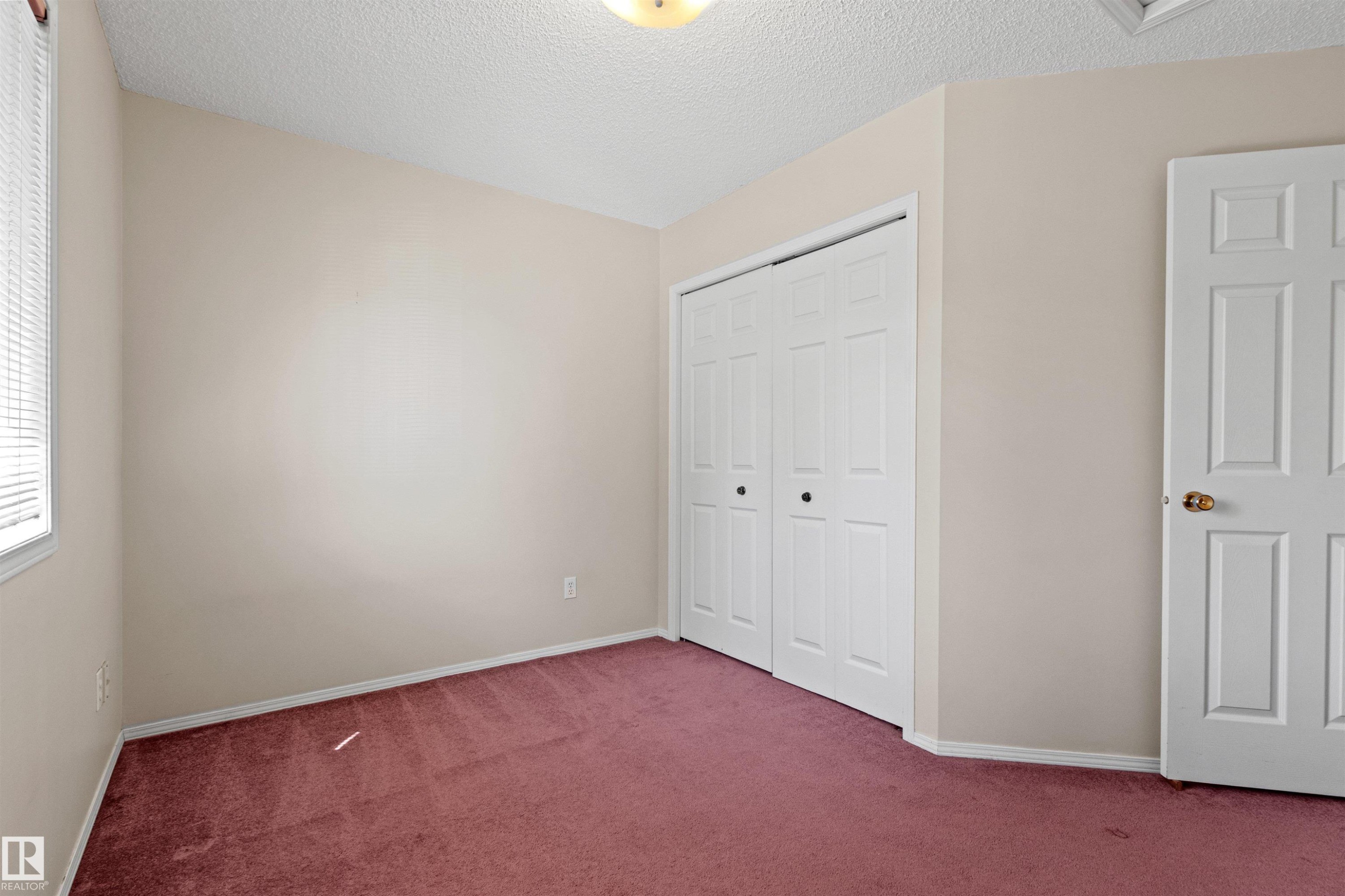 #12 3311 58 St Nw, Edmonton, AB - Indoor Photo Showing Other Room