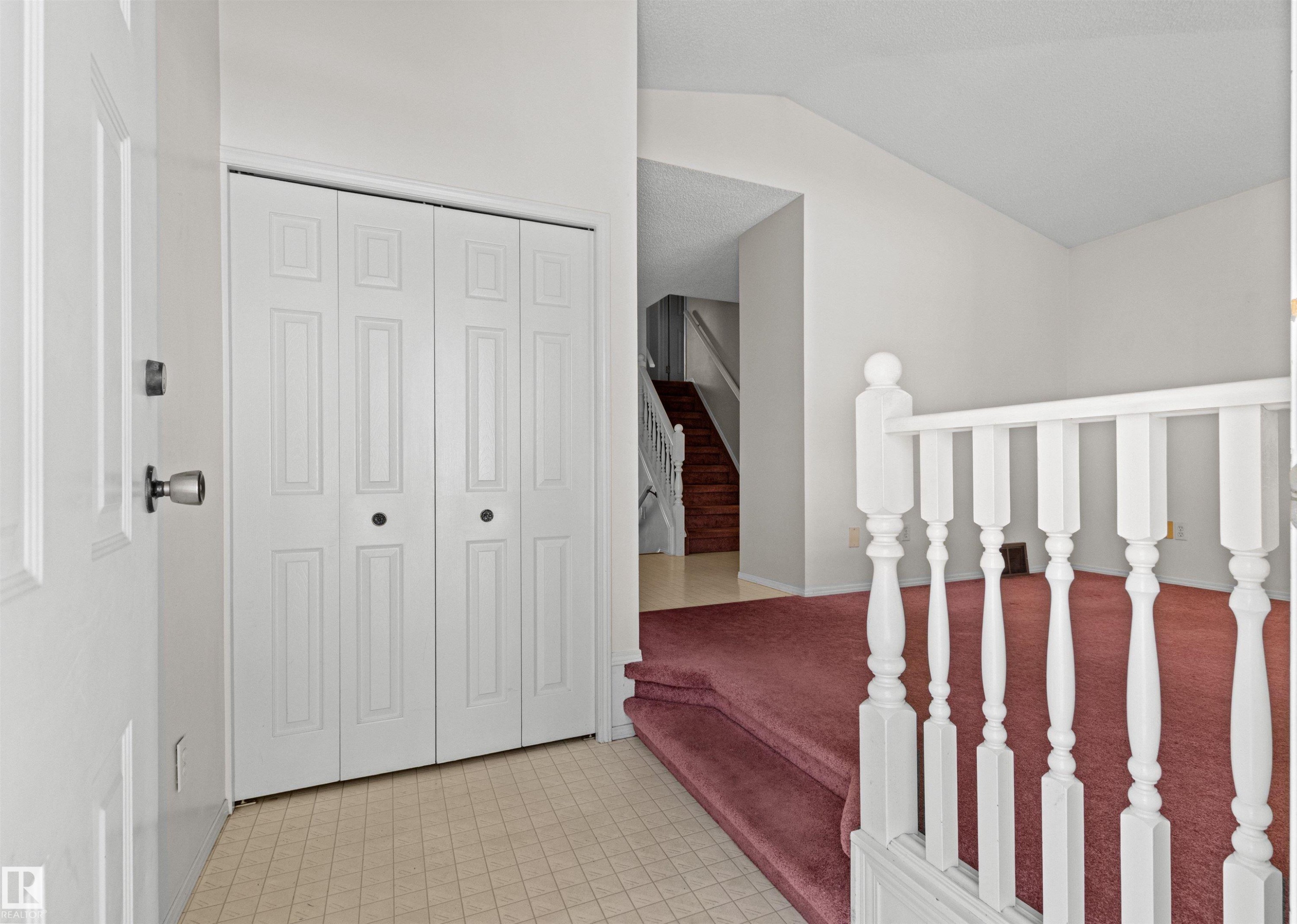 #12 3311 58 St Nw, Edmonton, AB - Indoor