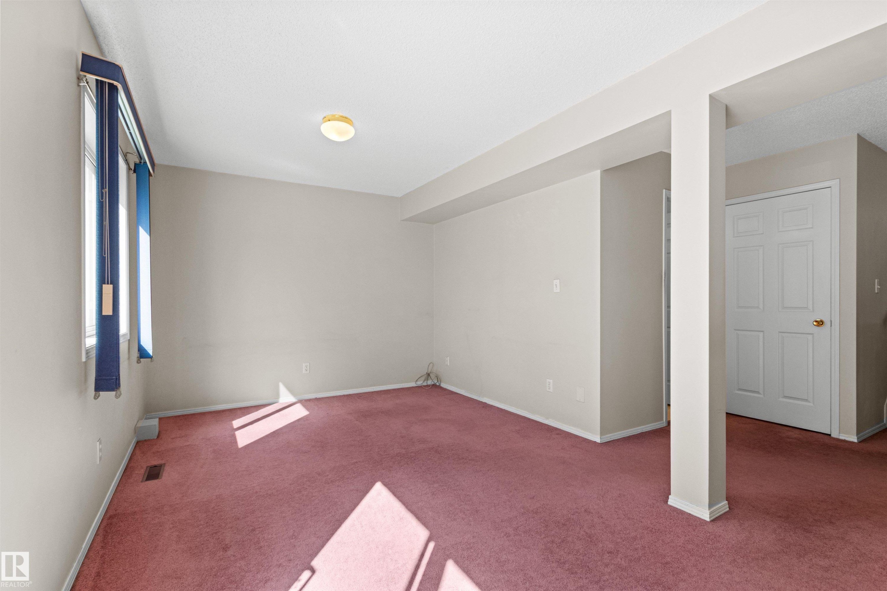 #12 3311 58 St Nw, Edmonton, AB - Indoor Photo Showing Other Room
