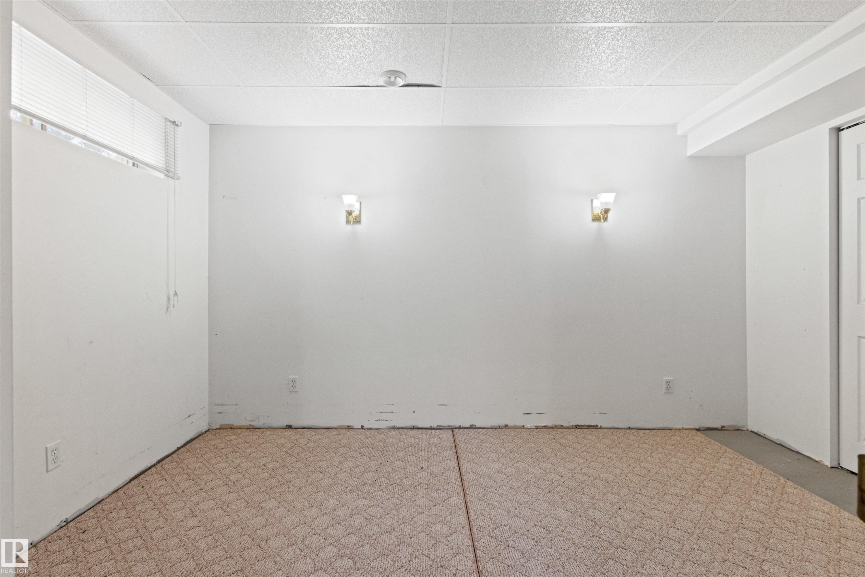 #12 3311 58 St Nw, Edmonton, AB - Indoor Photo Showing Other Room