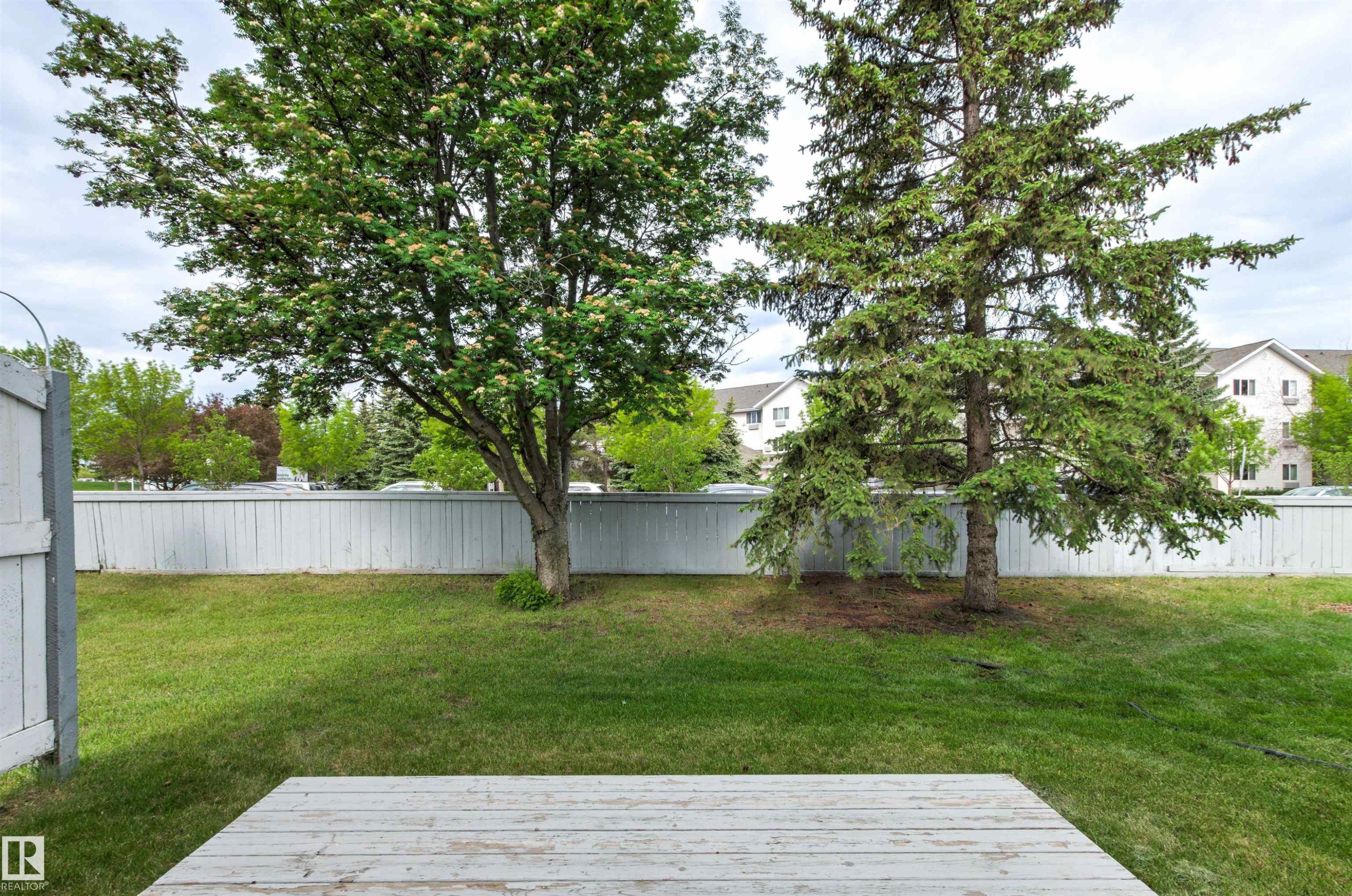 #12 3311 58 St Nw, Edmonton, AB - Outdoor With Backyard