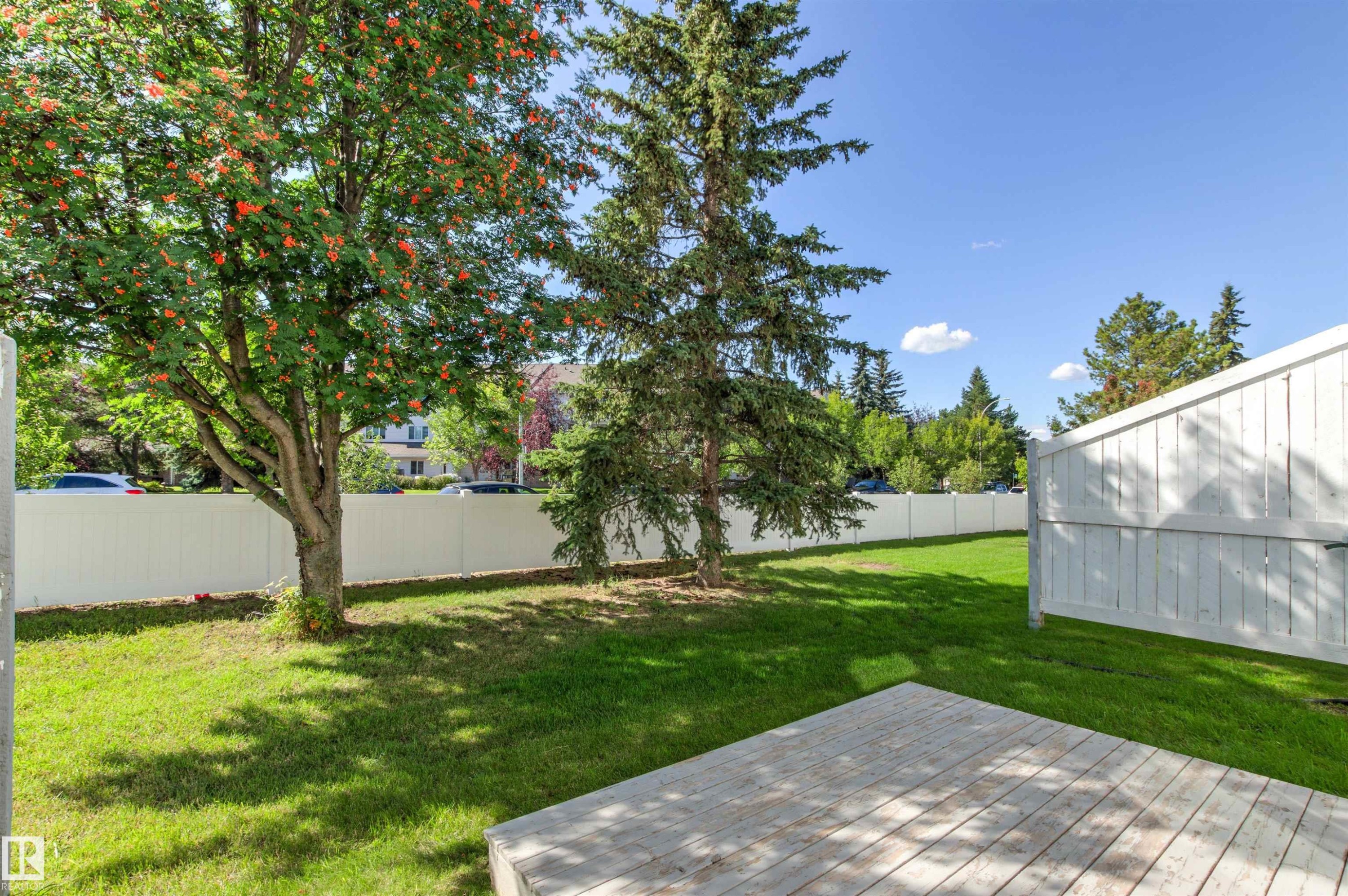 #12 3311 58 St Nw, Edmonton, AB - Outdoor With Backyard