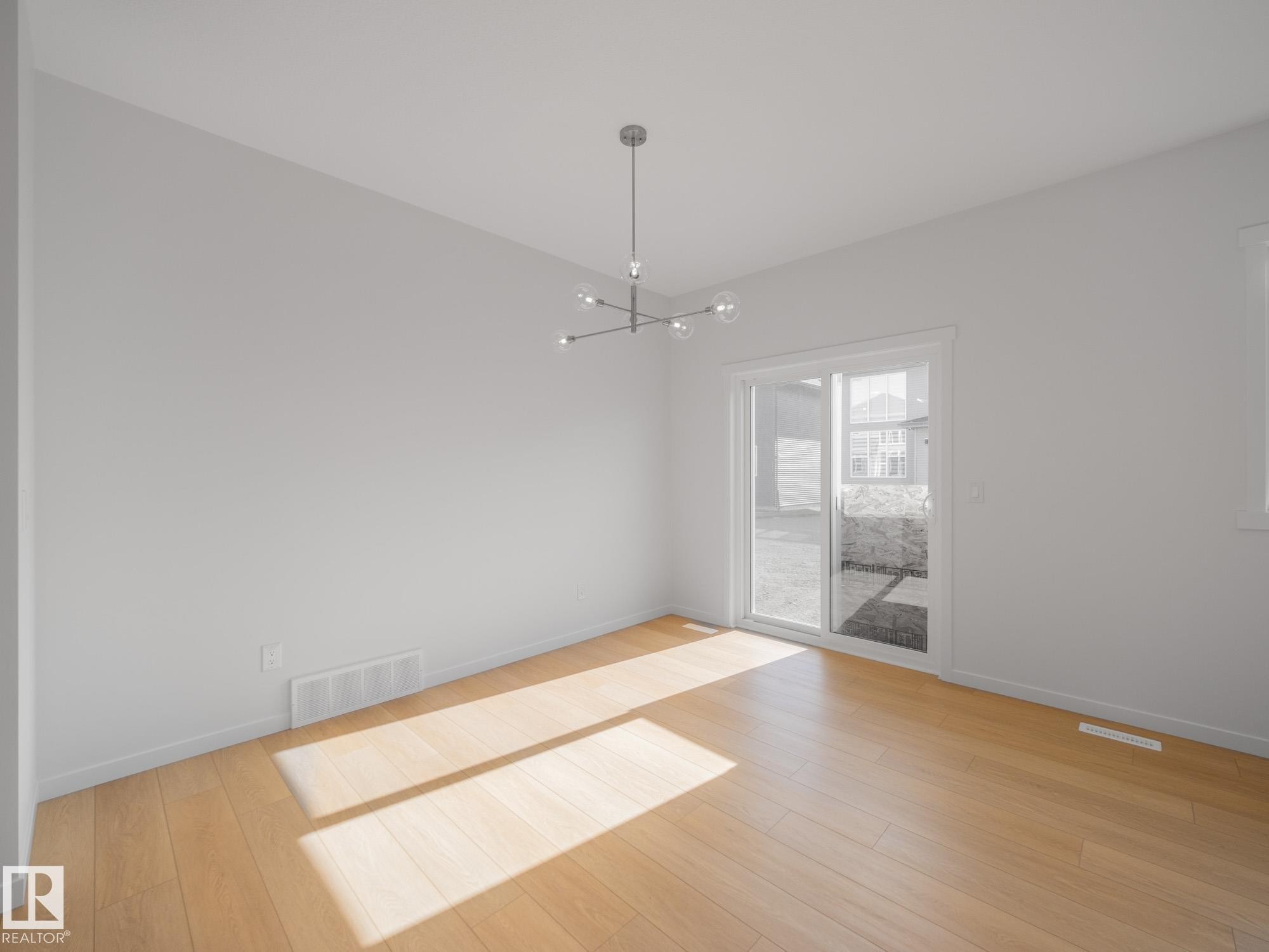 7408 Keeler Crescent Sw, Edmonton, AB - Indoor Photo Showing Other Room