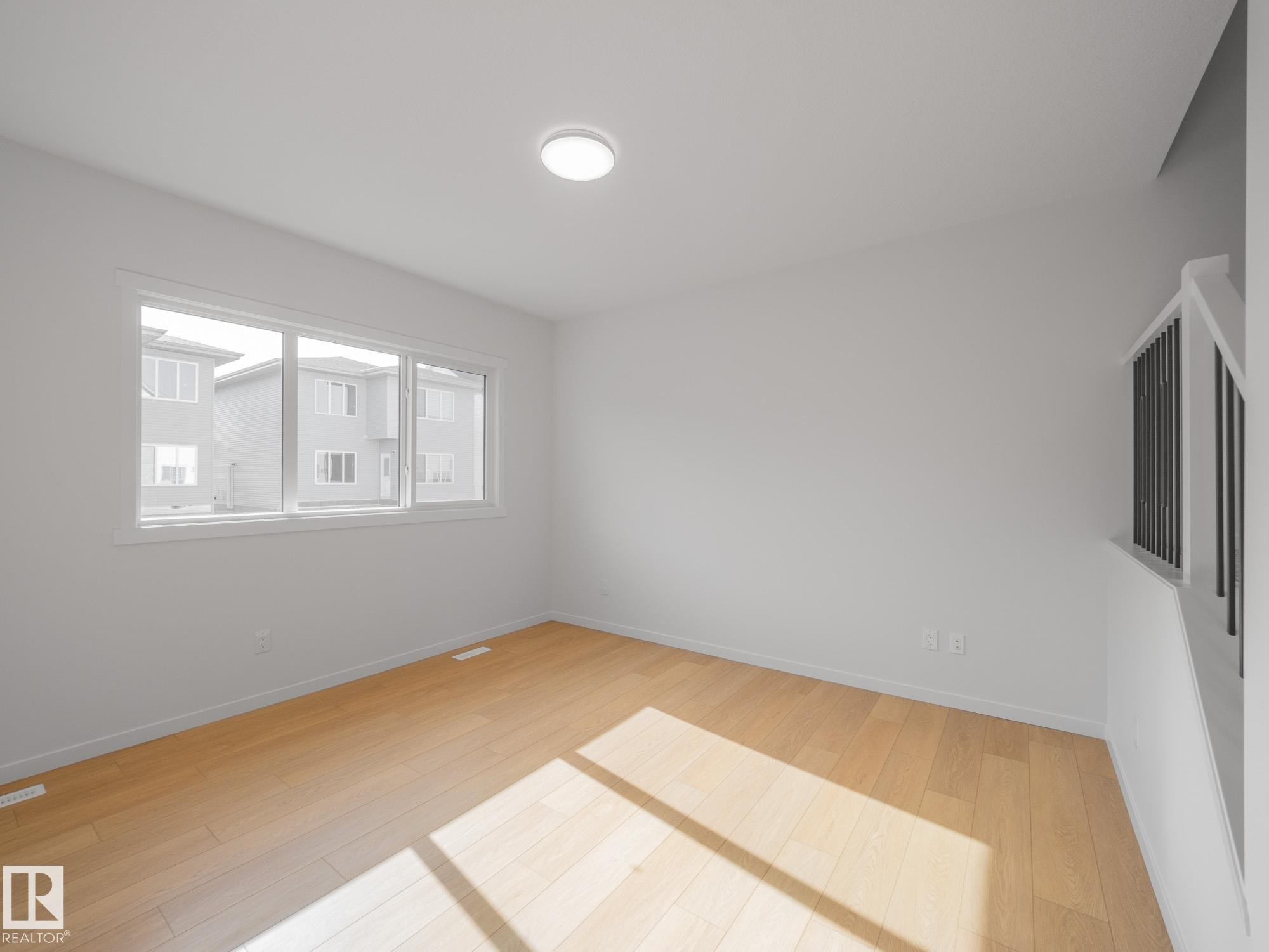7408 Keeler Crescent Sw, Edmonton, AB - Indoor Photo Showing Other Room