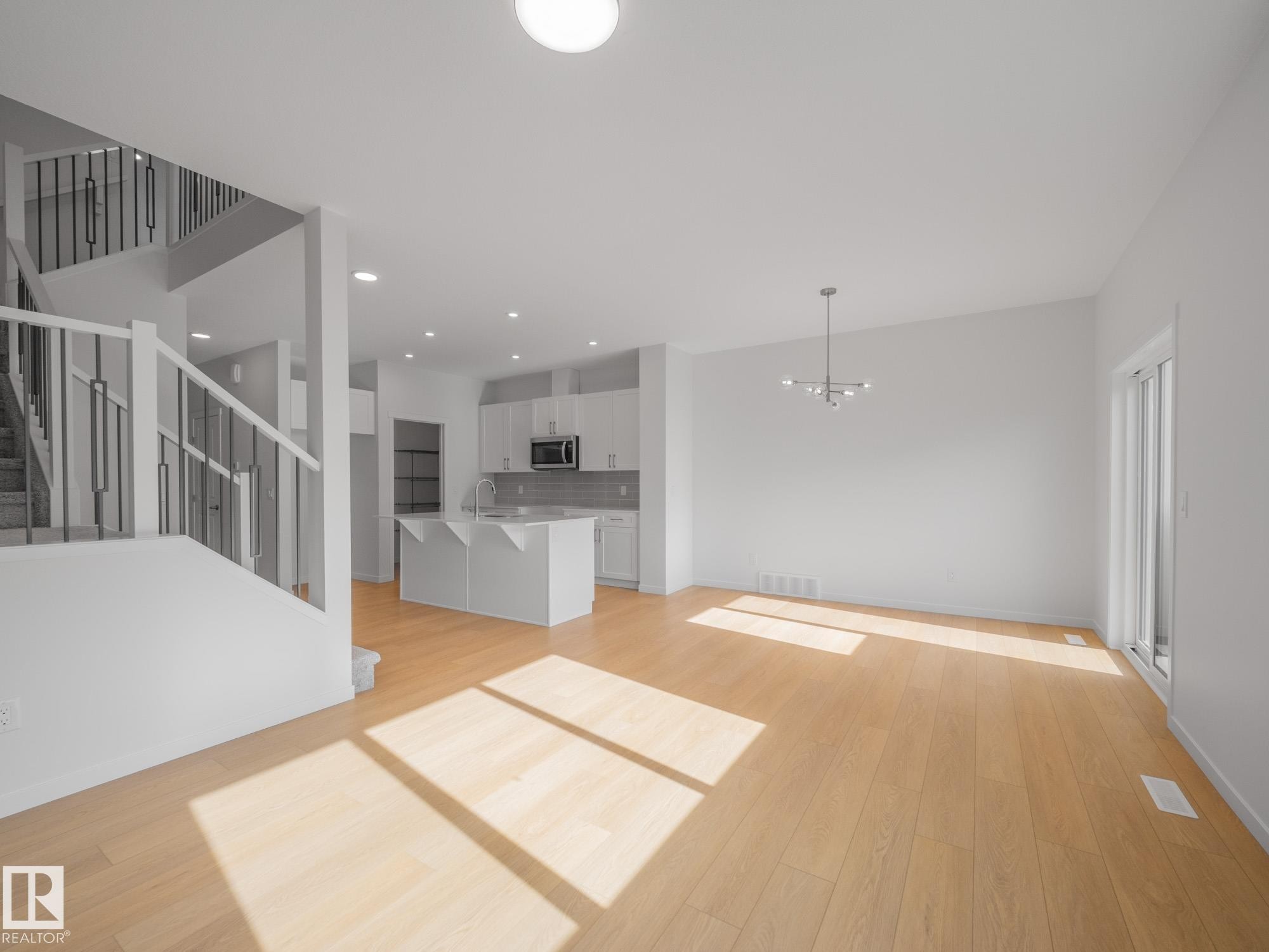 7408 Keeler Crescent Sw, Edmonton, AB - Indoor