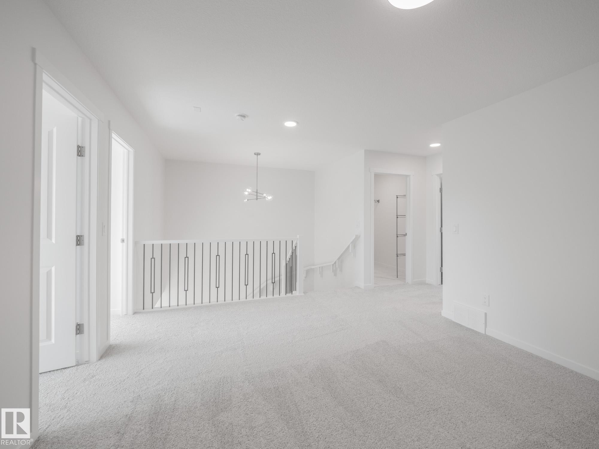 7408 Keeler Crescent Sw, Edmonton, AB - Indoor Photo Showing Other Room