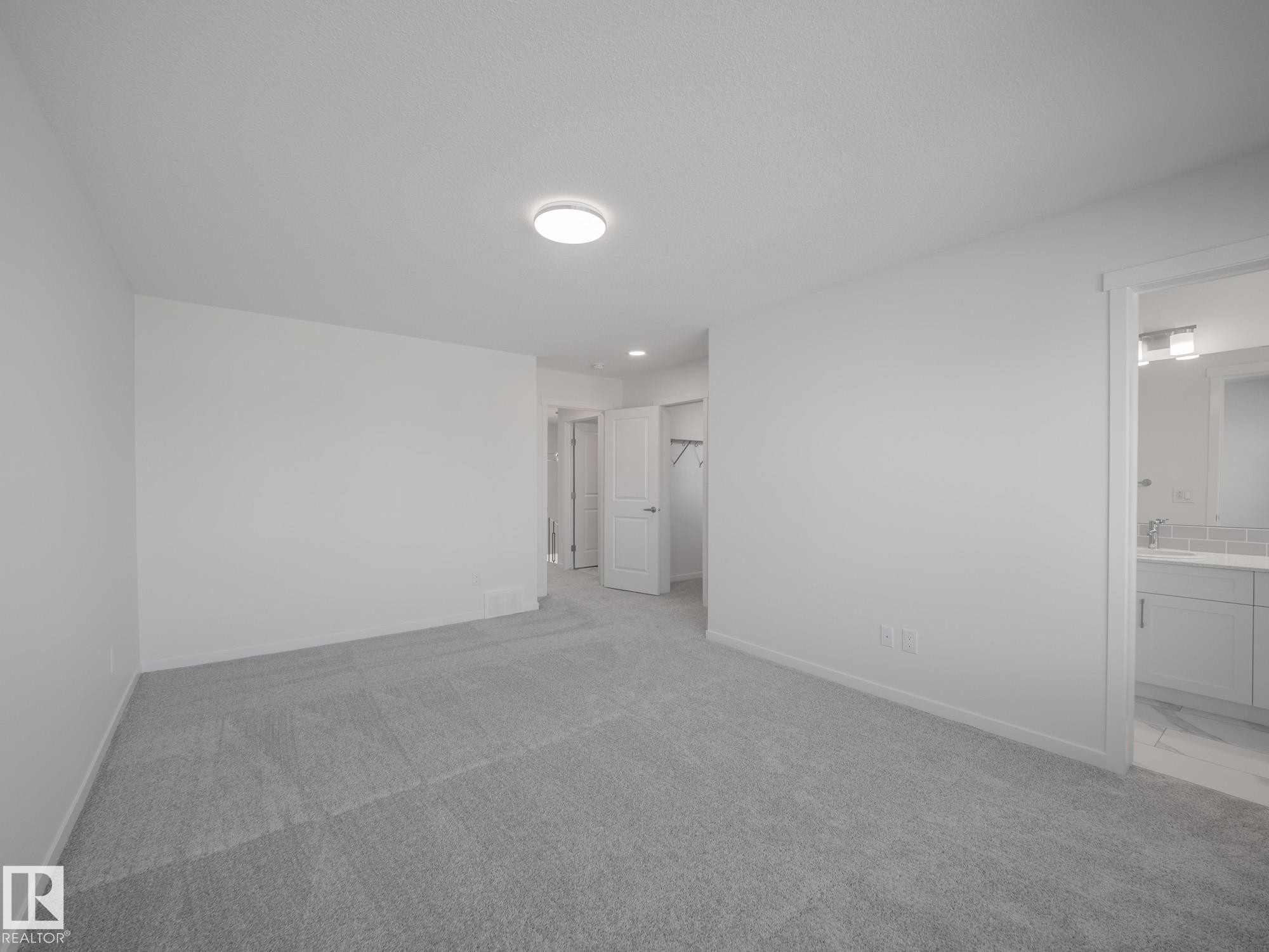 7408 Keeler Crescent Sw, Edmonton, AB - Indoor Photo Showing Other Room