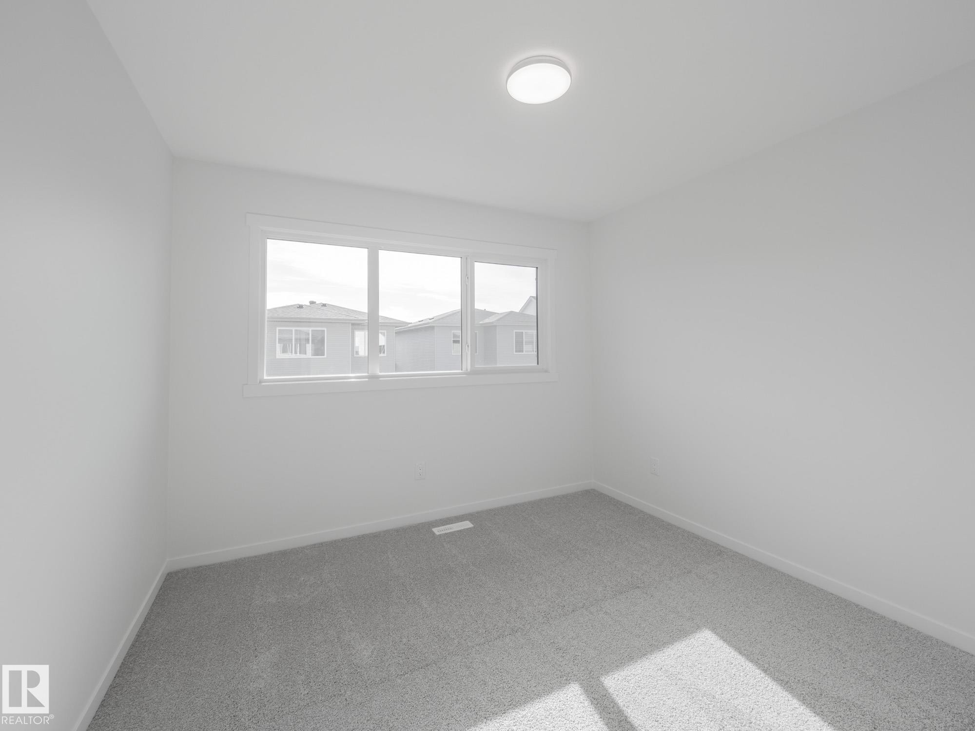 7408 Keeler Crescent Sw, Edmonton, AB - Indoor Photo Showing Other Room