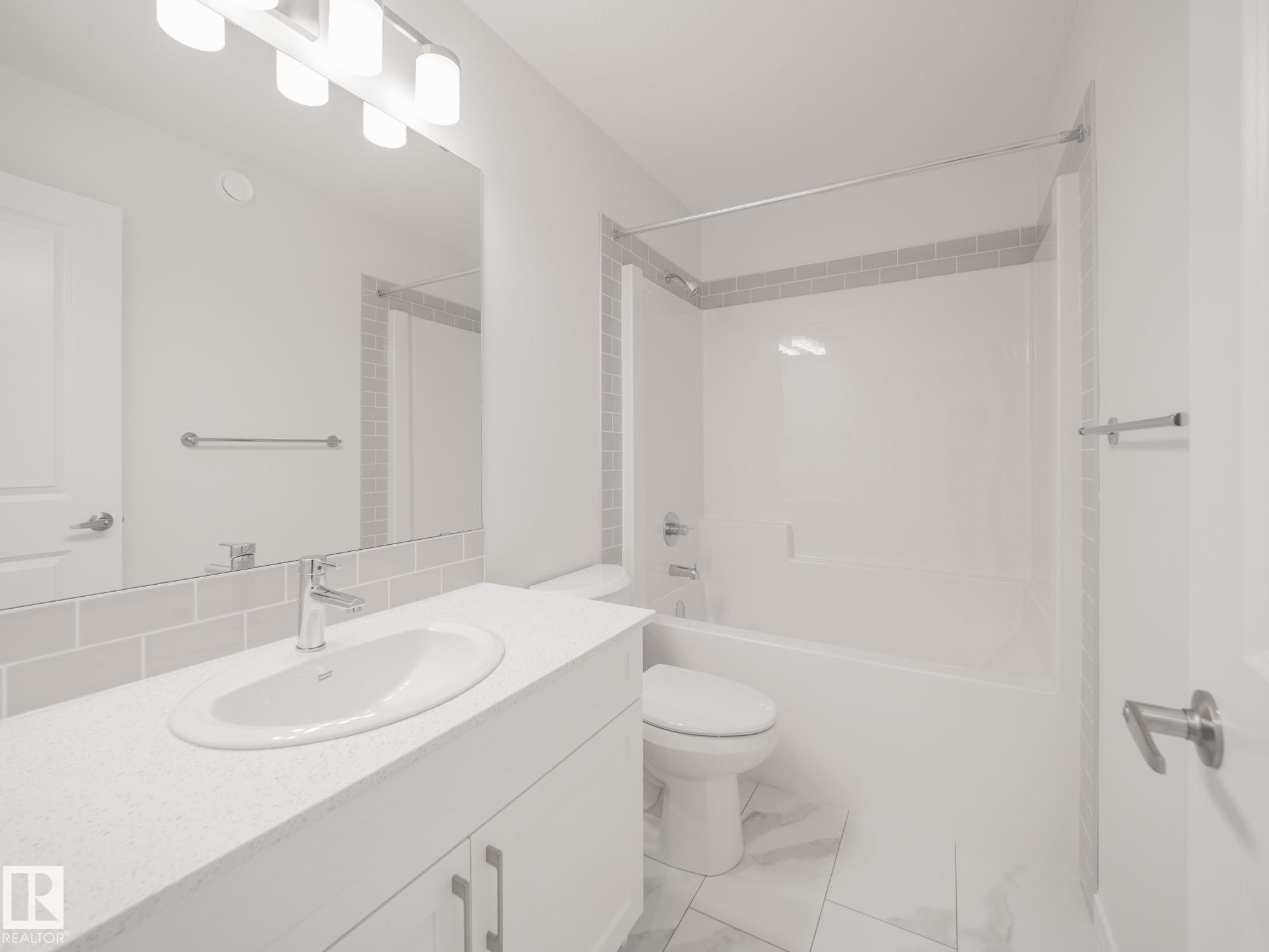 7408 Keeler Crescent Sw, Edmonton, AB - Indoor Photo Showing Bathroom