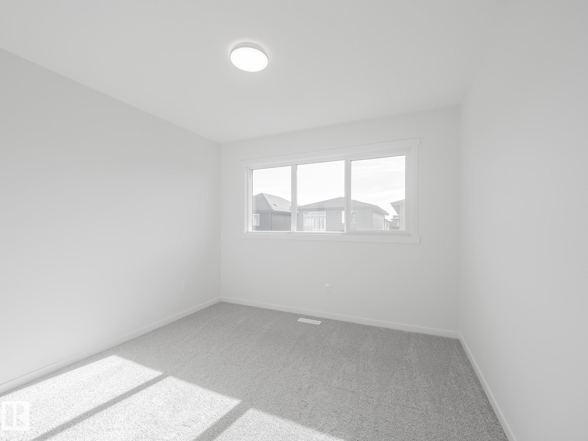 7408 Keeler Crescent Sw, Edmonton, AB - Indoor Photo Showing Other Room