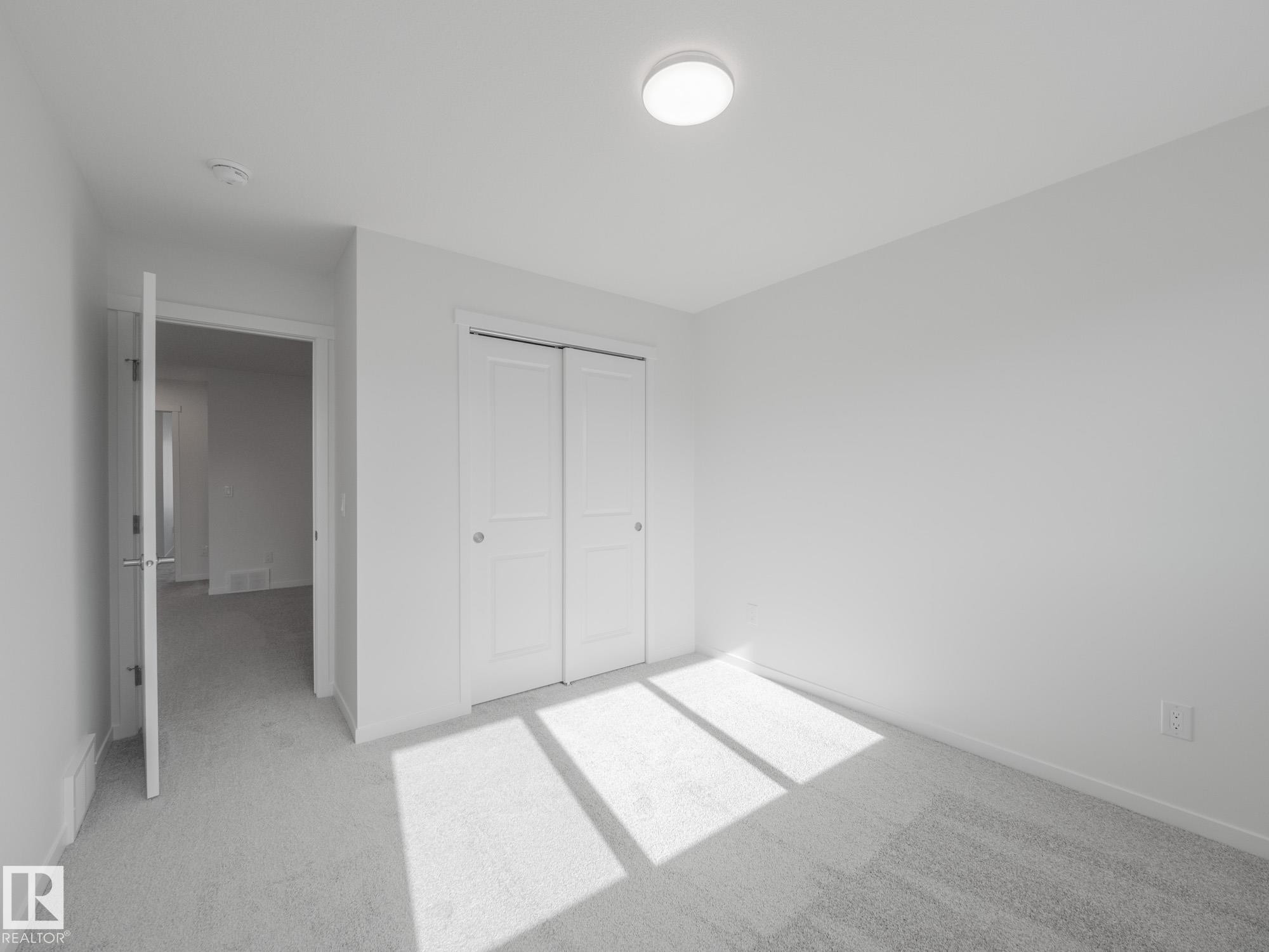 7408 Keeler Crescent Sw, Edmonton, AB - Indoor Photo Showing Other Room