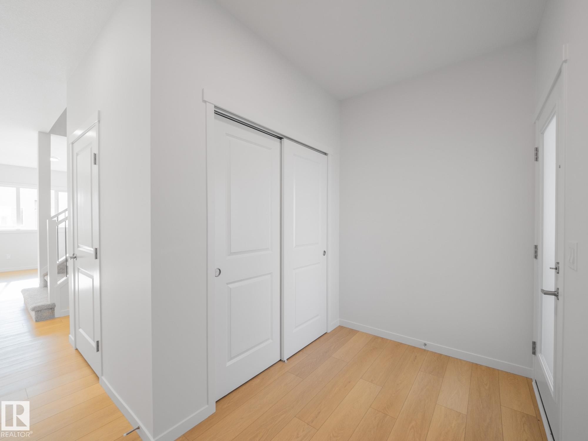 7408 Keeler Crescent Sw, Edmonton, AB - Indoor Photo Showing Other Room