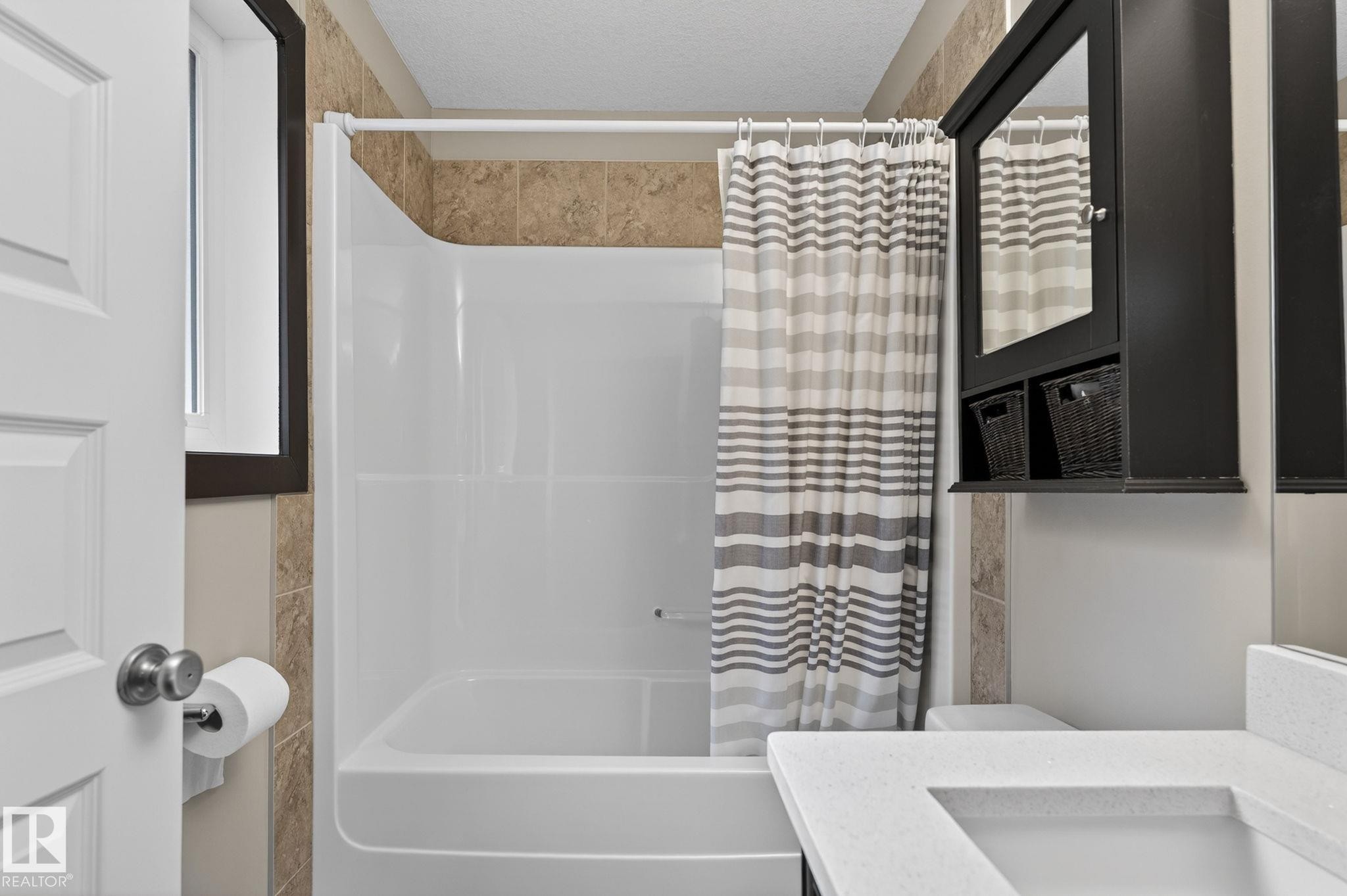 Bathroom - 8506 80 Avenue, Edmonton, AB