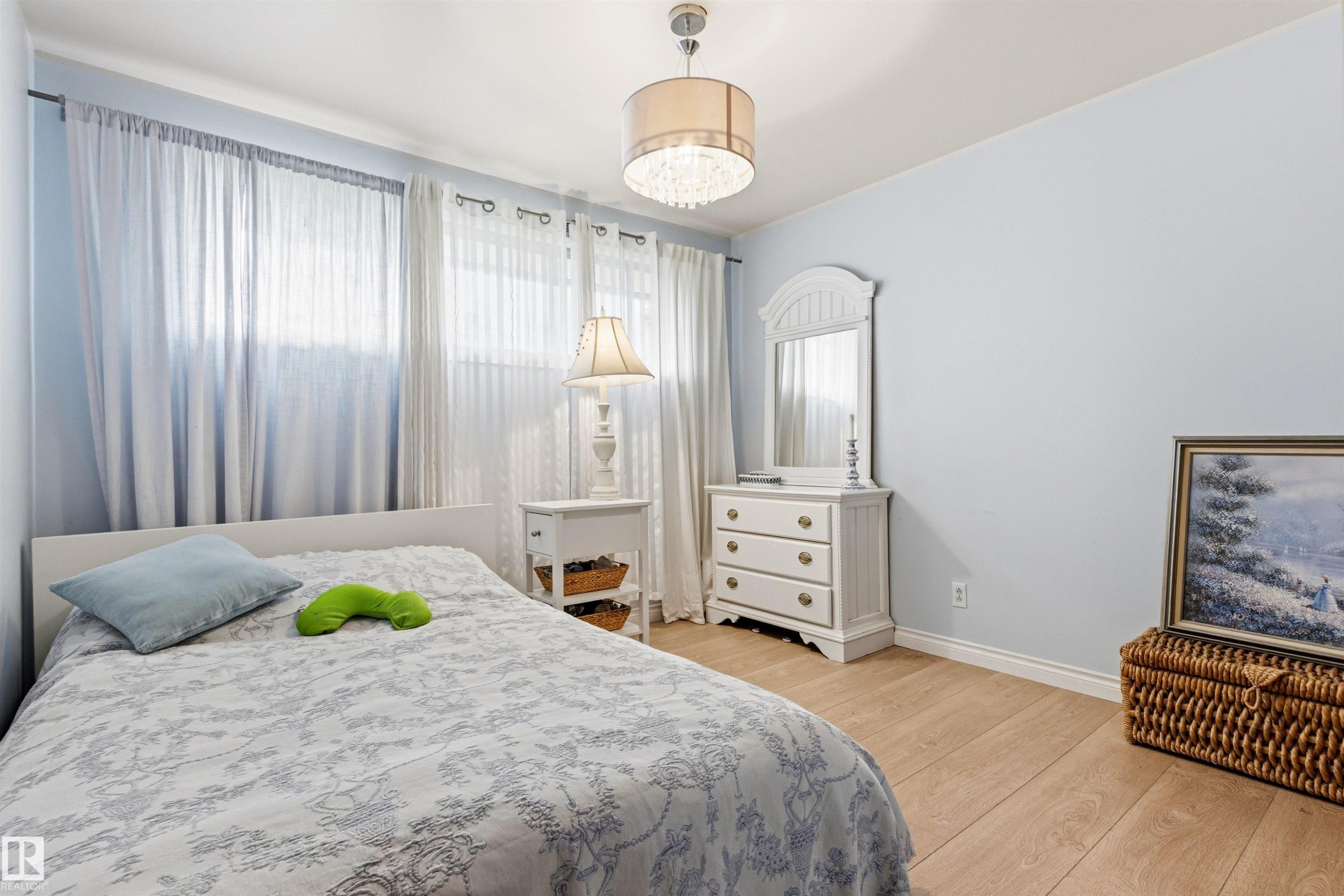 8719 164A Street, Edmonton, AB